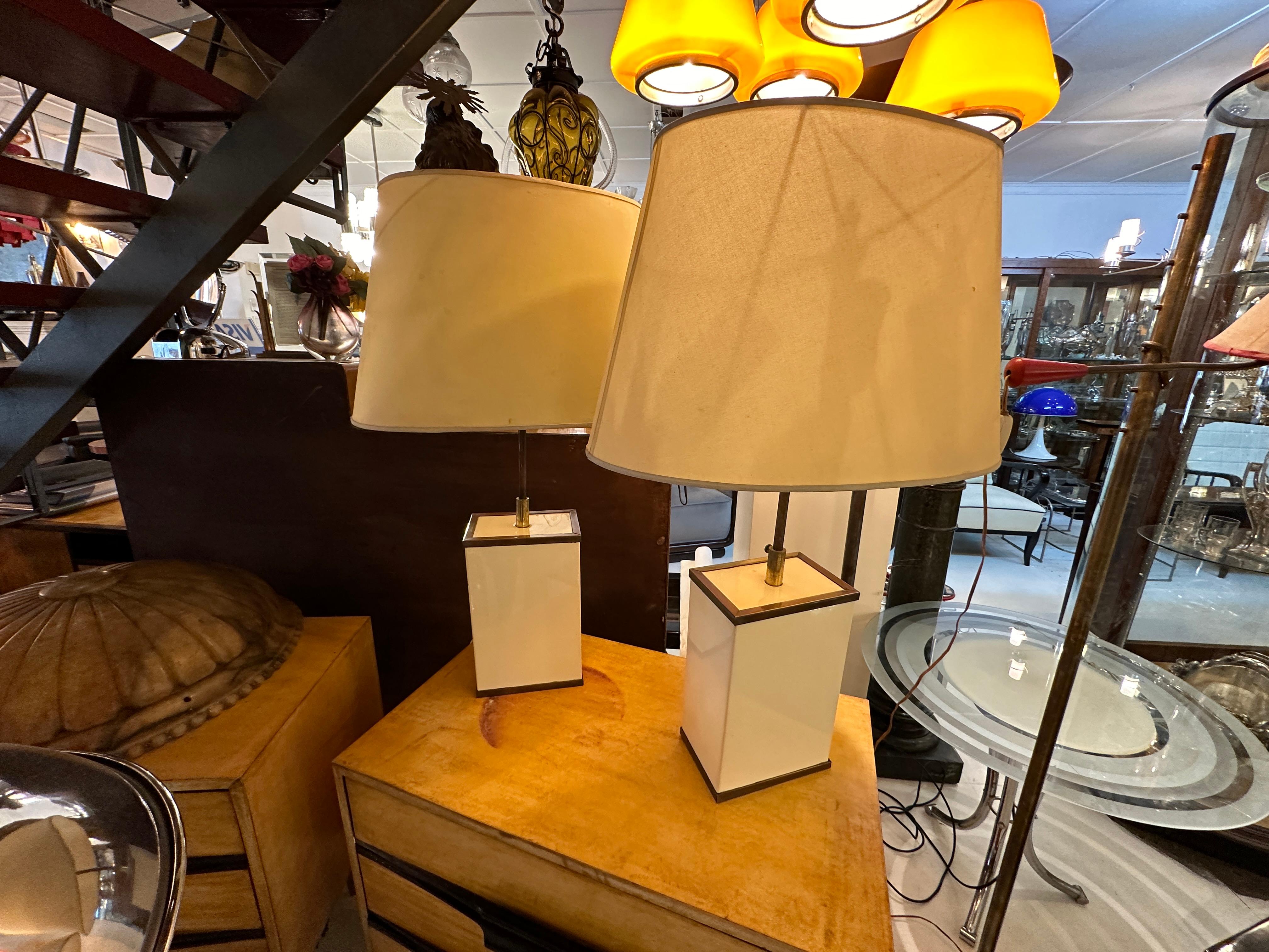 Bronze Paire de lampes de table Art déco en bronze, France, 1940 en vente