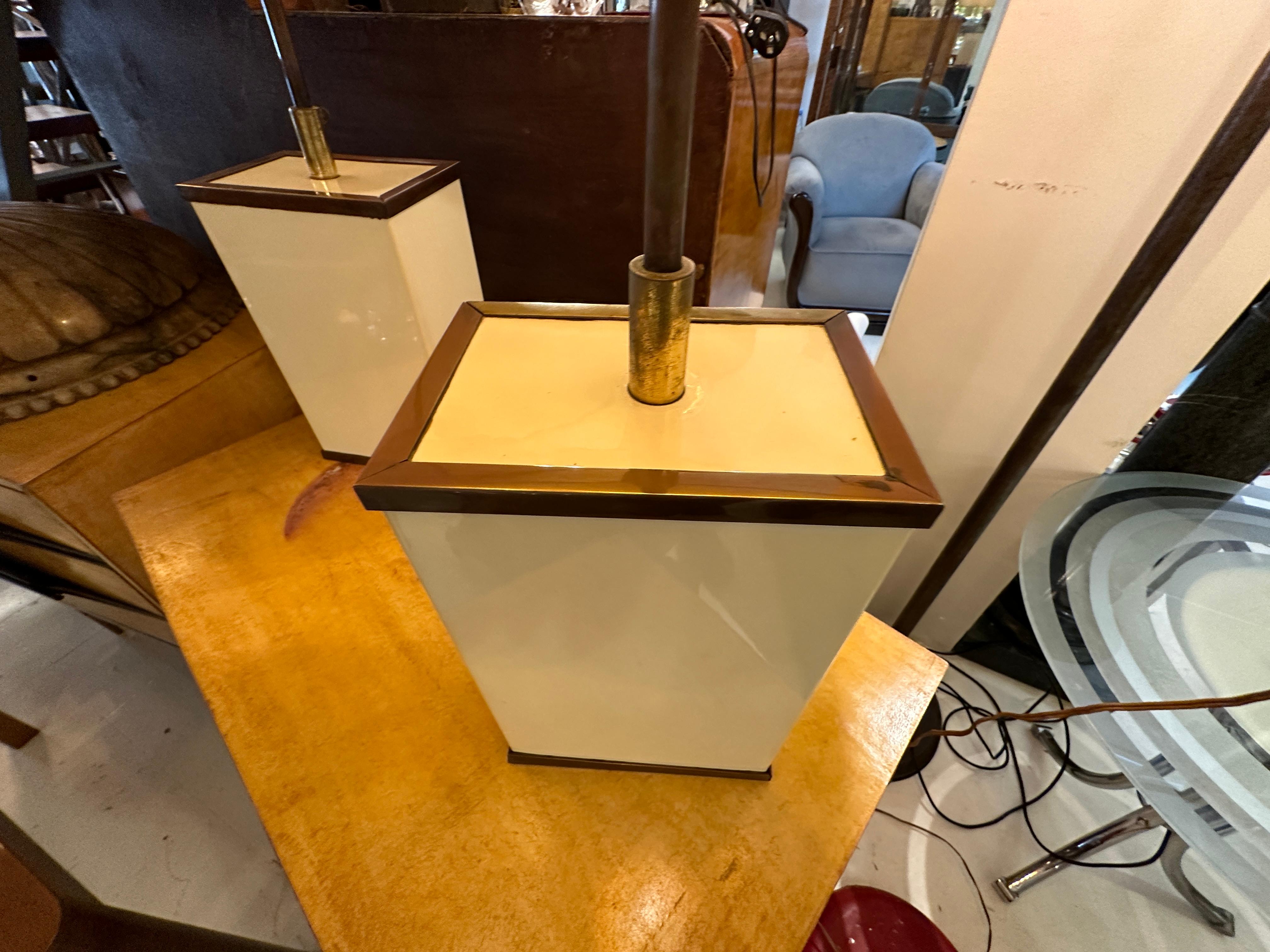 Paire de lampes de table Art déco en bronze, France, 1940 en vente 1