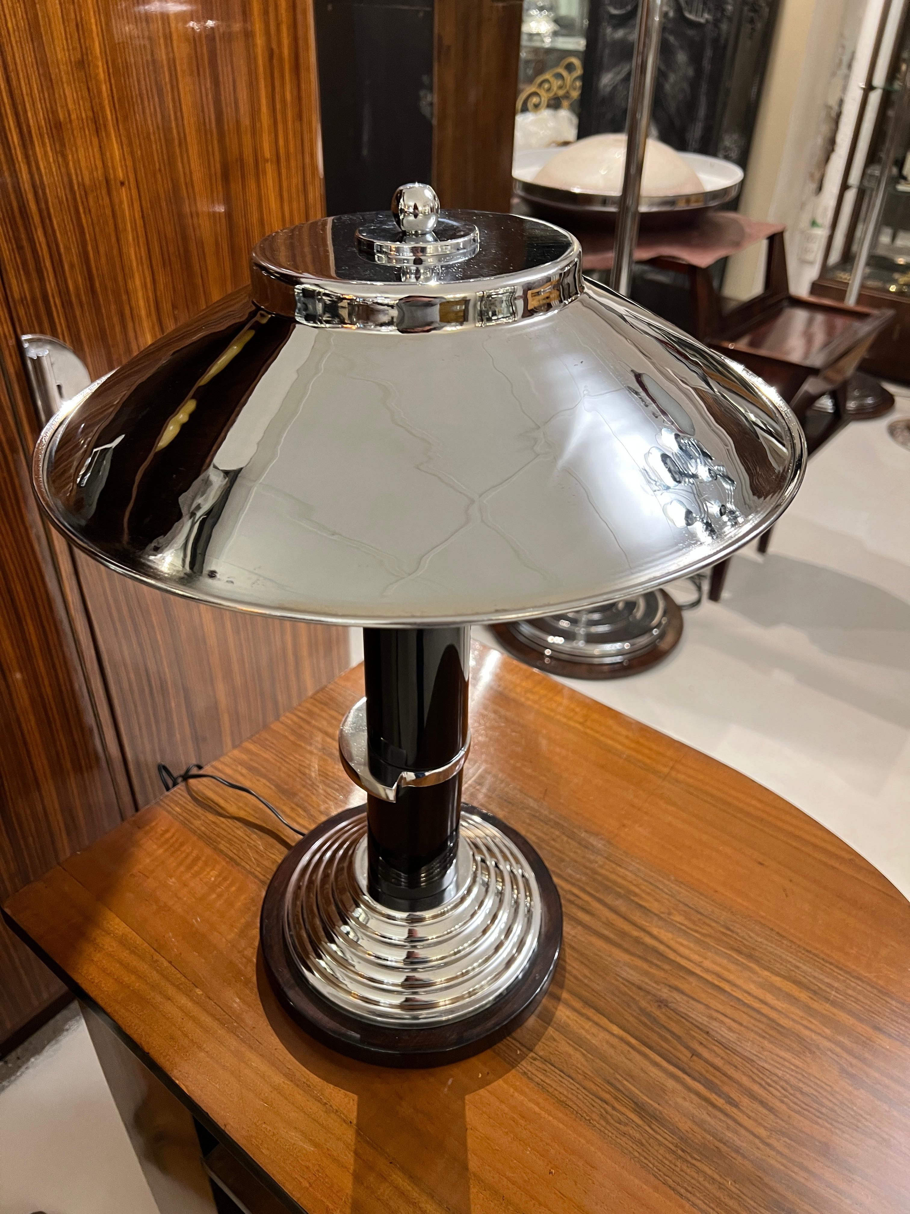 Pair of Art Deco Table Lamps in wood and chrome, France, 1930 For Sale 8