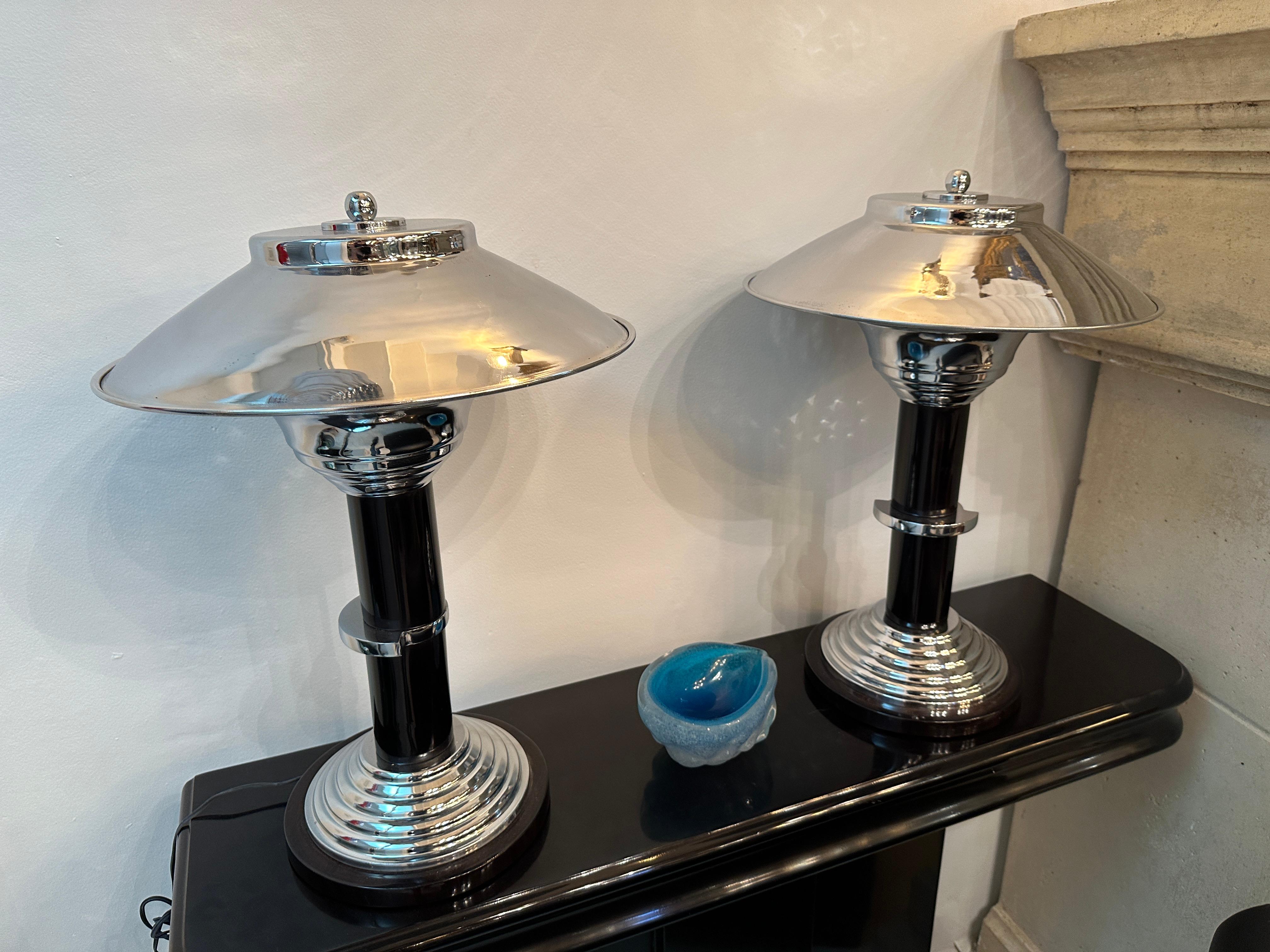 Coppia di lampade da tavolo Art Deco in legno e cromo, Francia, 1930 in vendita 8