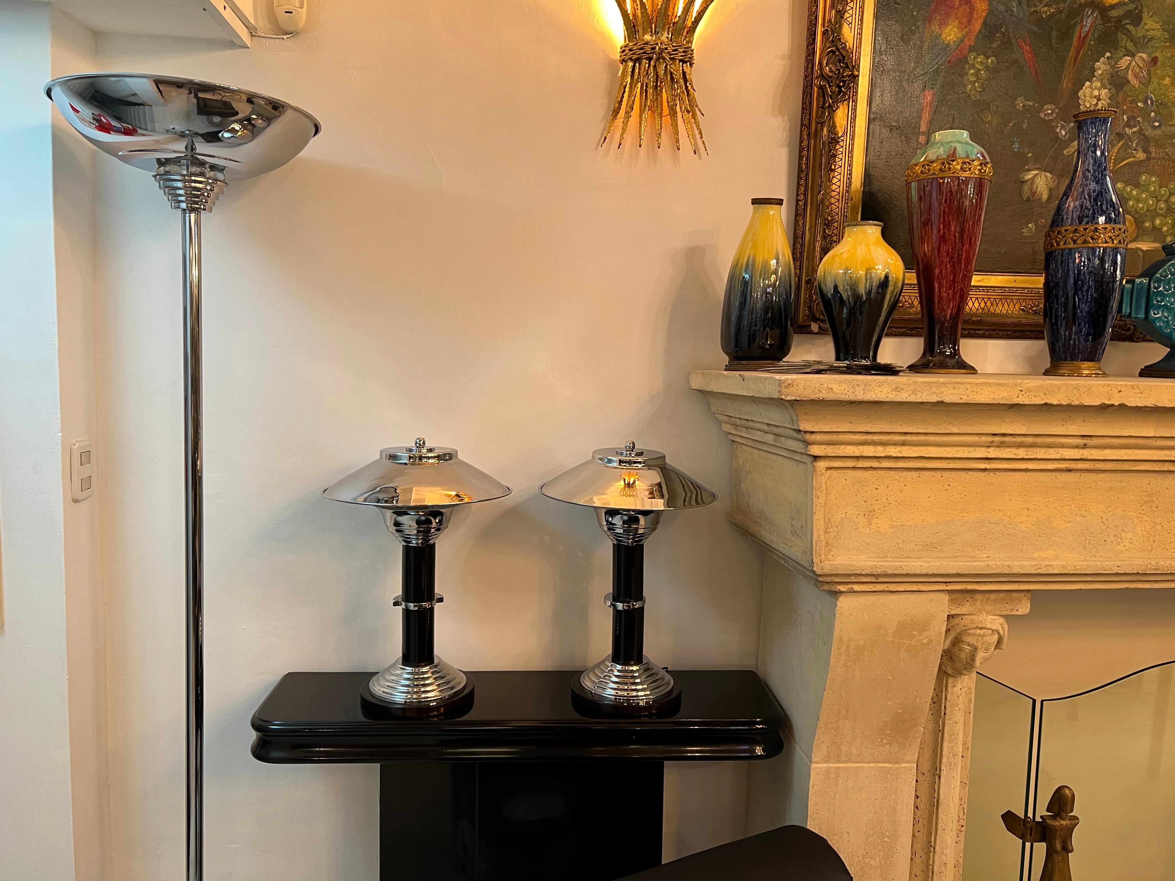 French Pair of Art Deco Table Lamps in wood and chrome, France, 1930 For Sale