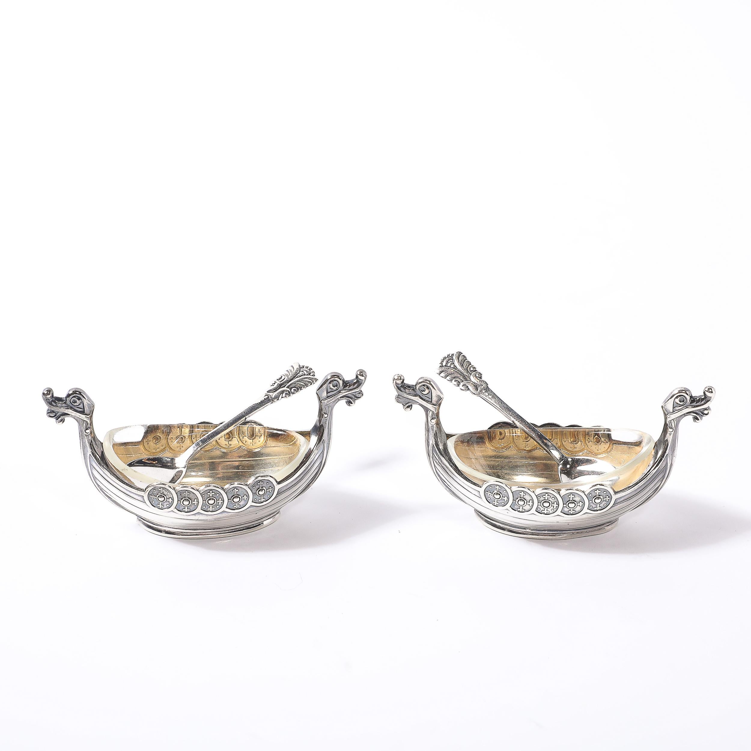 Argent sterling Paire de salières Art Déco Theodor Olsens en argent sterling pour bateau viking en vente