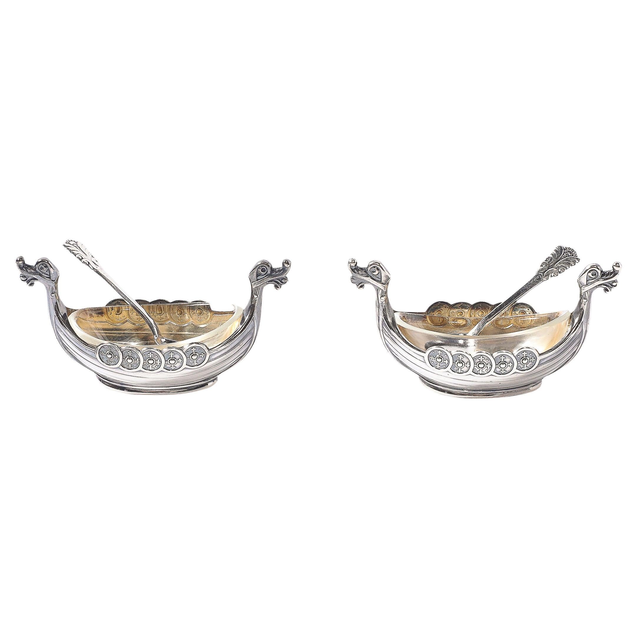 Paire de salières Art Déco Theodor Olsens en argent sterling pour bateau viking en vente