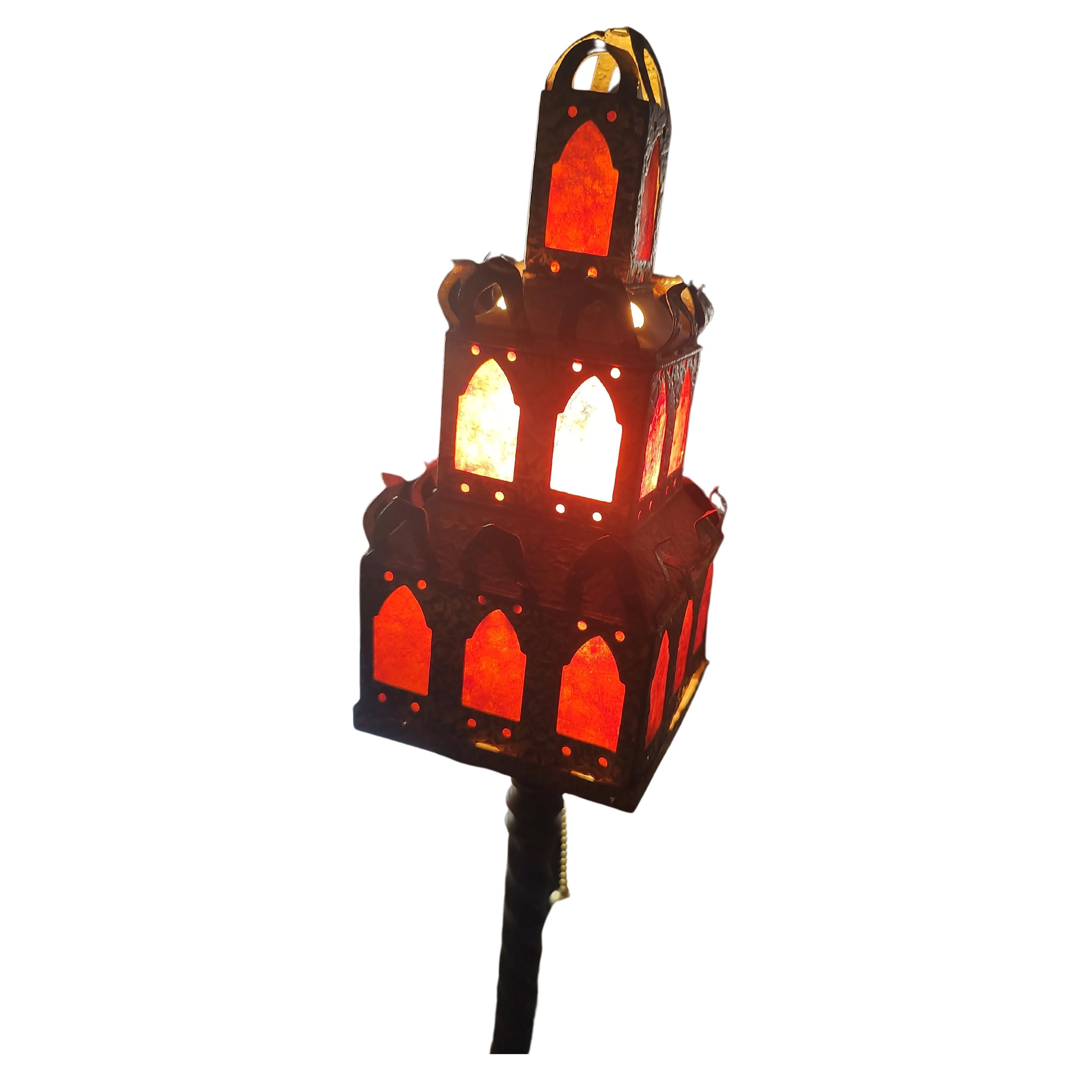 Calco Coppia di lampade da terra Art Deco Torch Bronzo con mica e ferro in vendita
