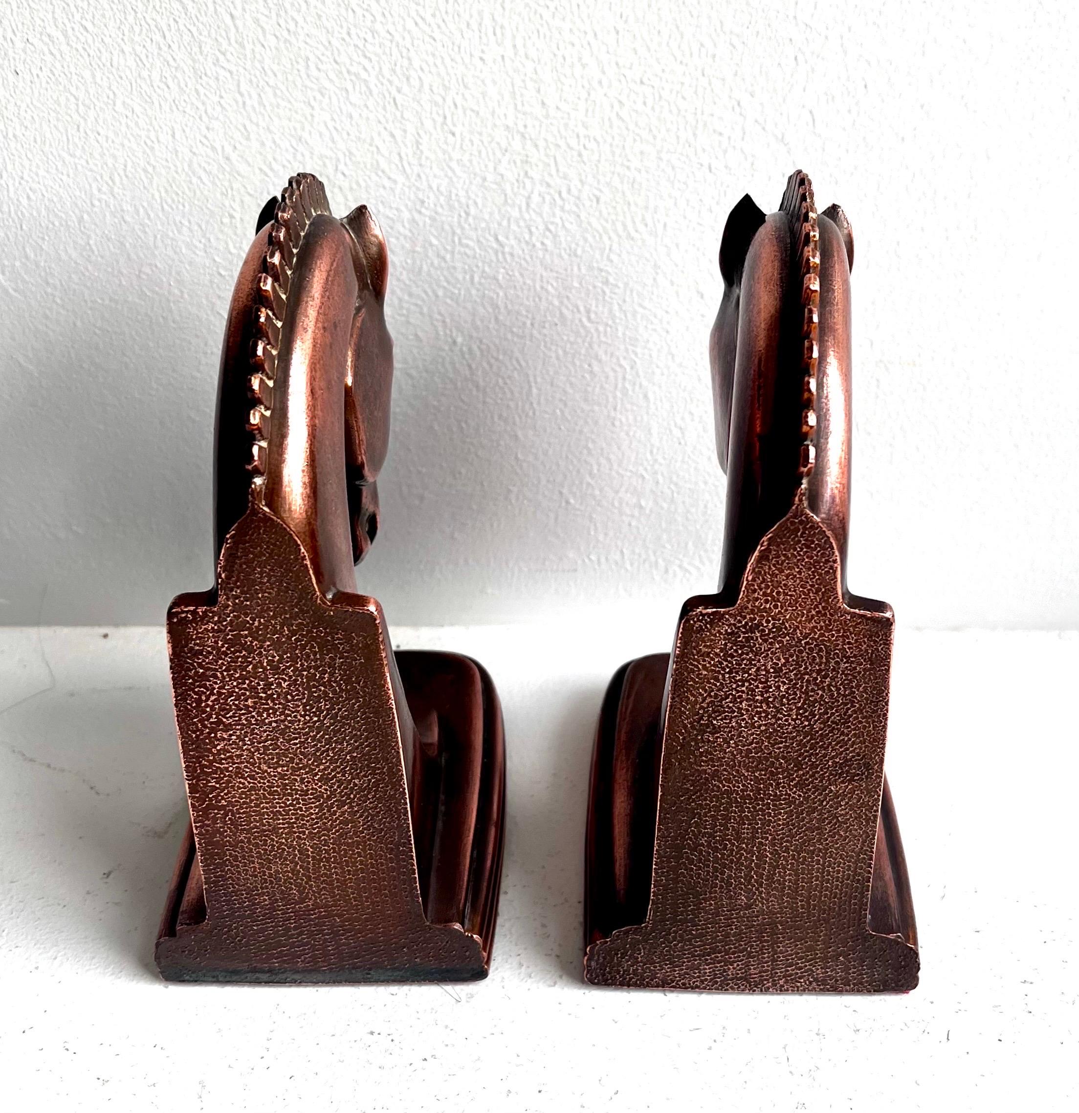 Coppia di reggilibri Art Deco a forma di cavallo di Troia di Dodge Inc. In condizioni buone in vendita a Philadelphia, PA