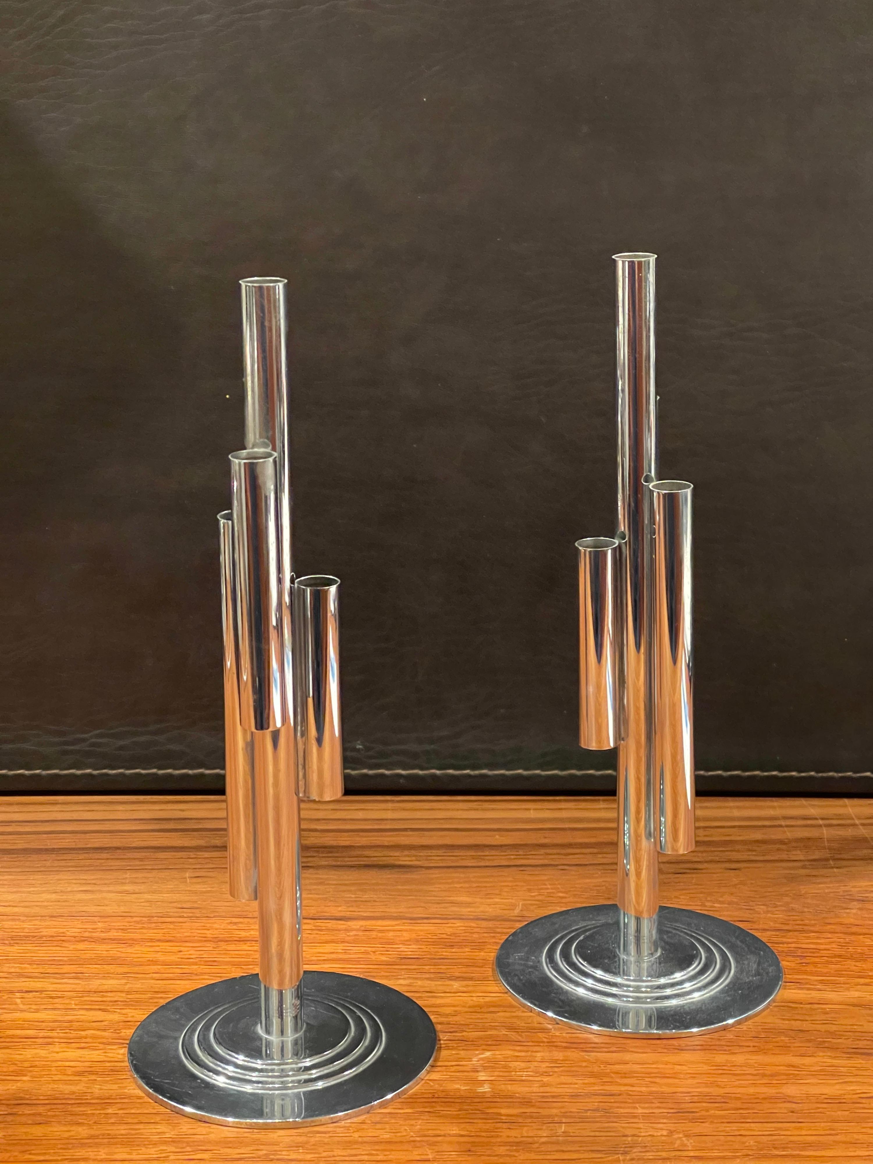 Pair of Art Deco Tubular Chrome Bud Vases by Ruth & William Gerth for Chase Co In Good Condition For Sale In San Diego, CA