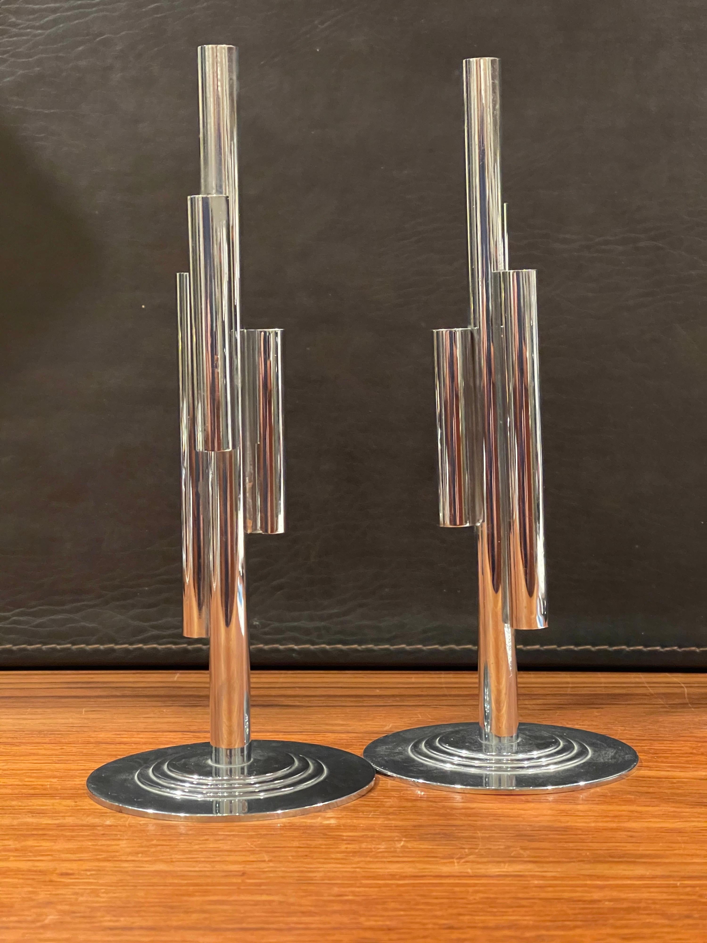 Pair of Art Deco Tubular Chrome Bud Vases by Ruth & William Gerth for Chase Co For Sale 4