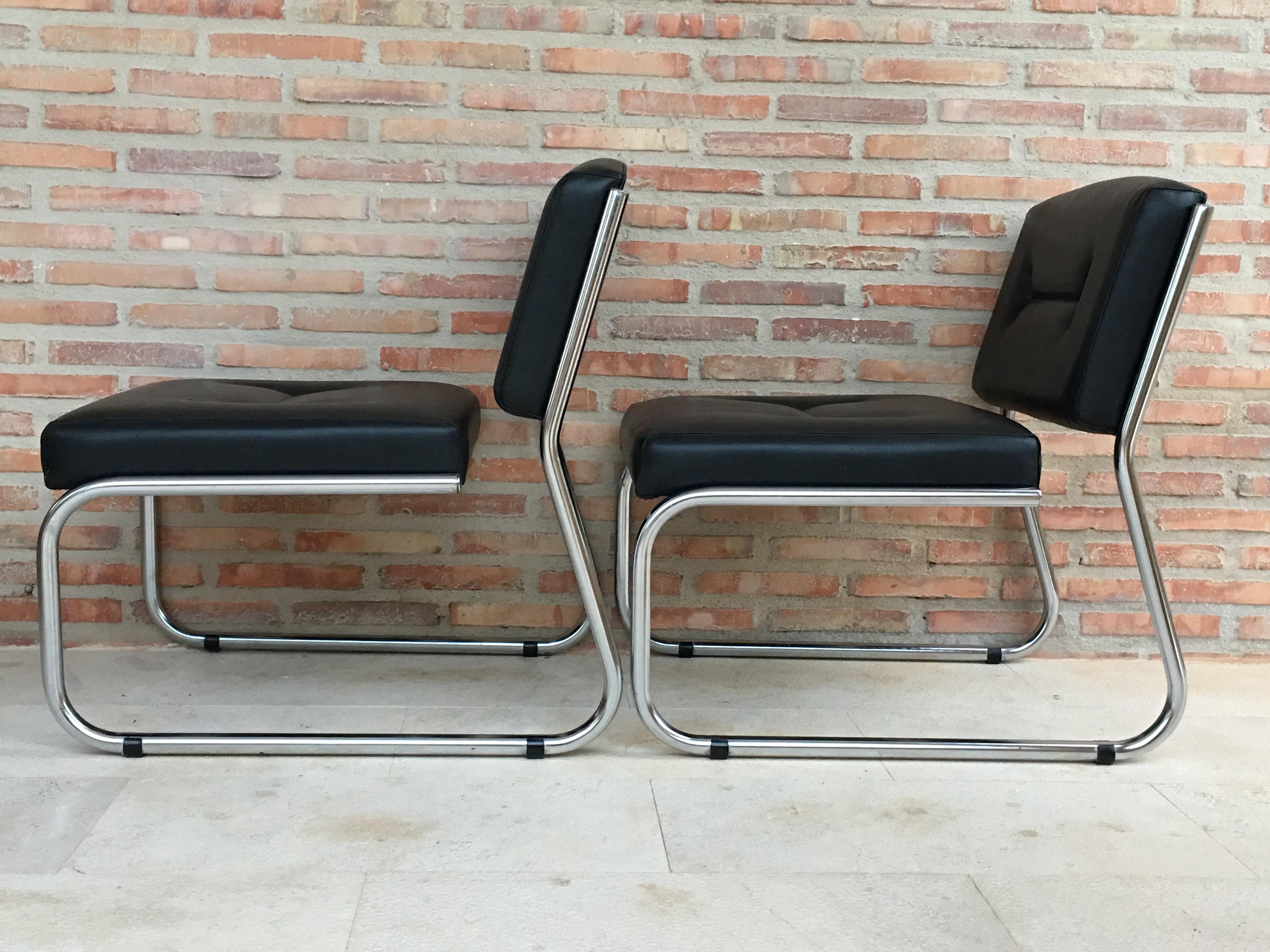 20th Century Pair of Art Deco Tubular Chrome Lounge Chairs in Black Leather