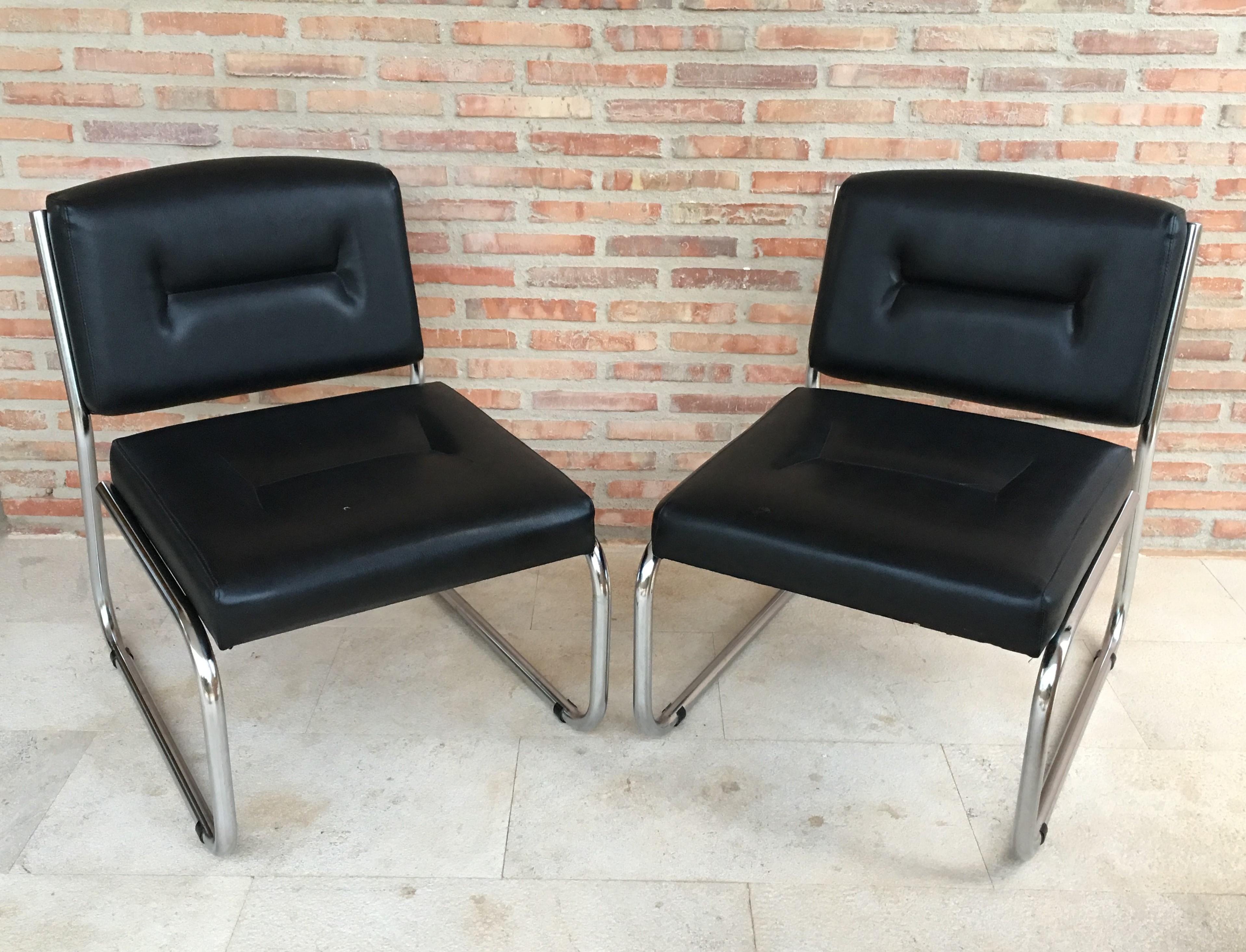 Pair of Art Deco Tubular Chrome Lounge Chairs in Black Leather 1