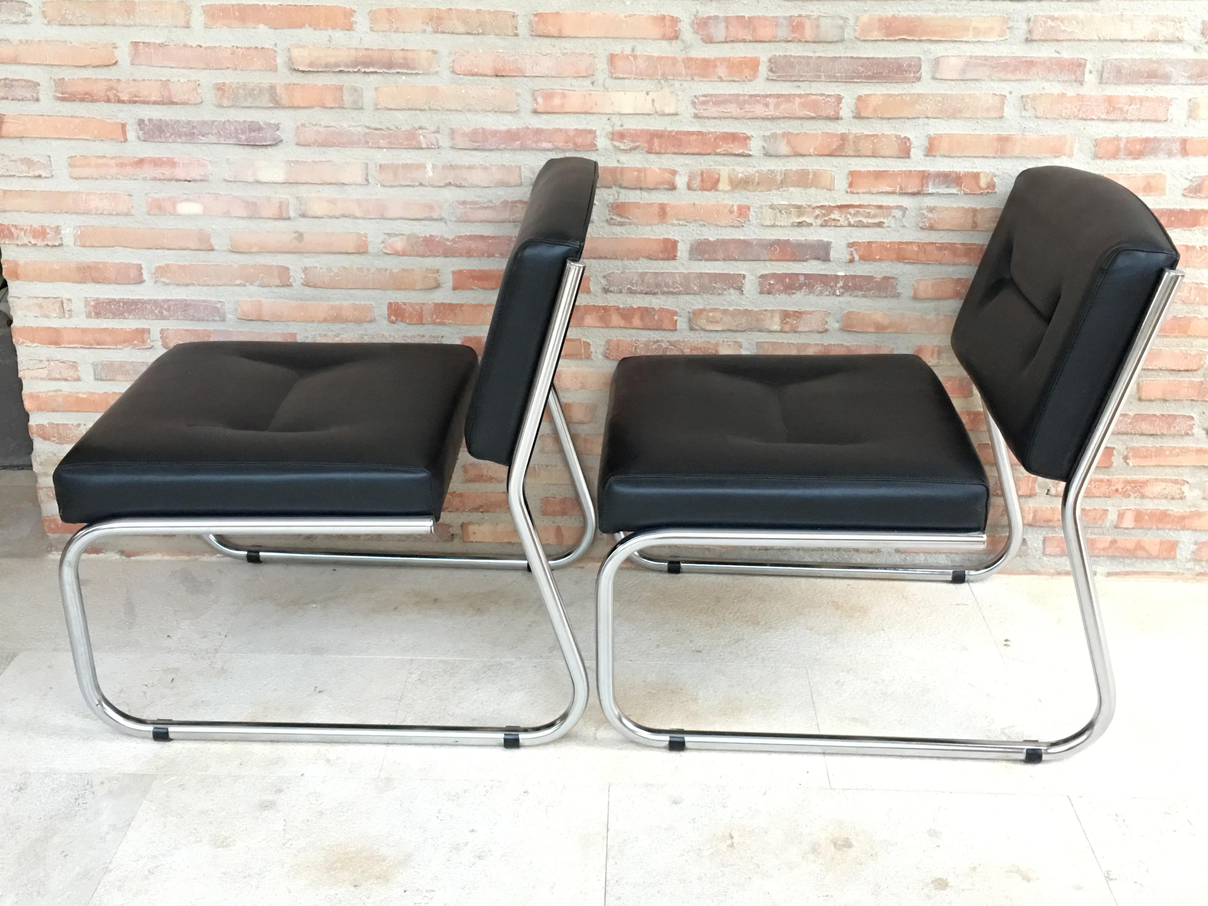 Pair of Art Deco Tubular Chrome Lounge Chairs in Black Leather 2