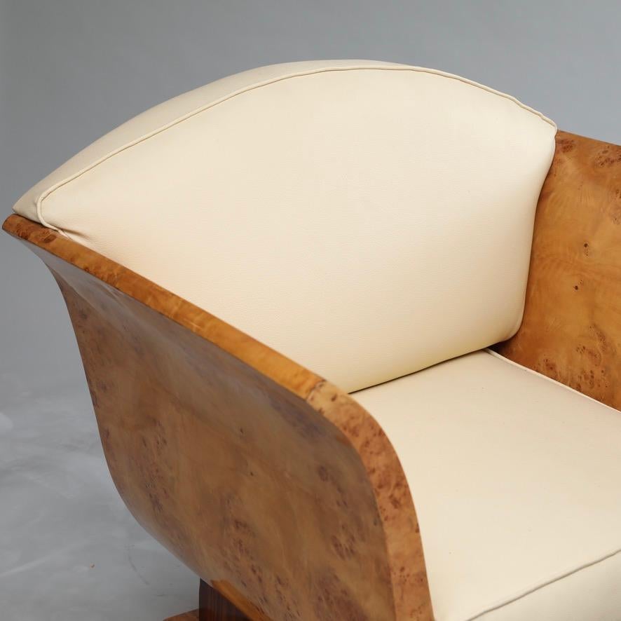 Pair of Art Deco Tulip Chairs in Burl & Rosewood In Good Condition In New London, CT