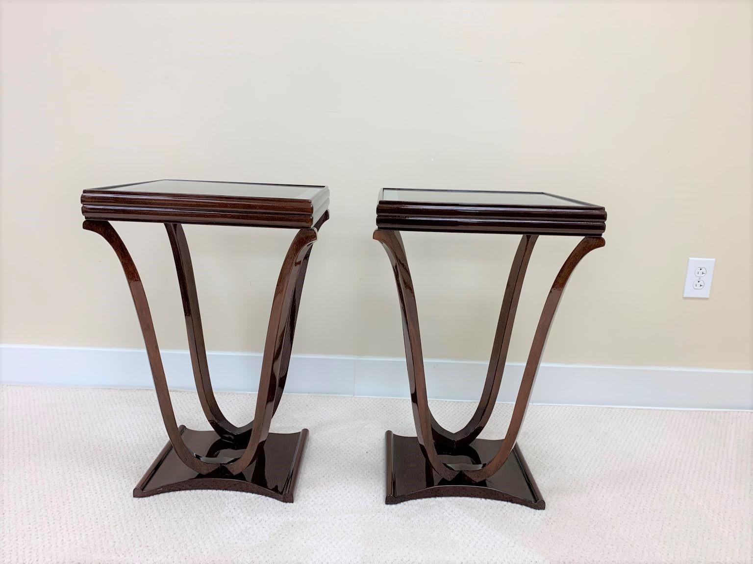 Pair of  Elegant Art Deco Tulip Shaped Glass Top End Tables C.1930's In Excellent Condition In Bernville, PA