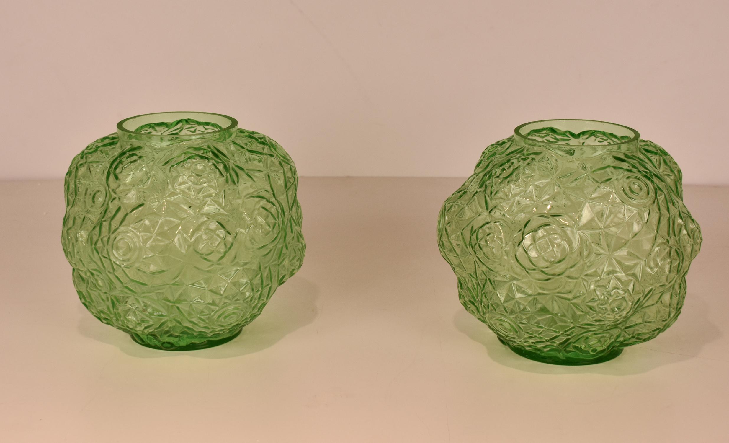 Art Deco Pair of art deco vases in green glass. 1930's For Sale