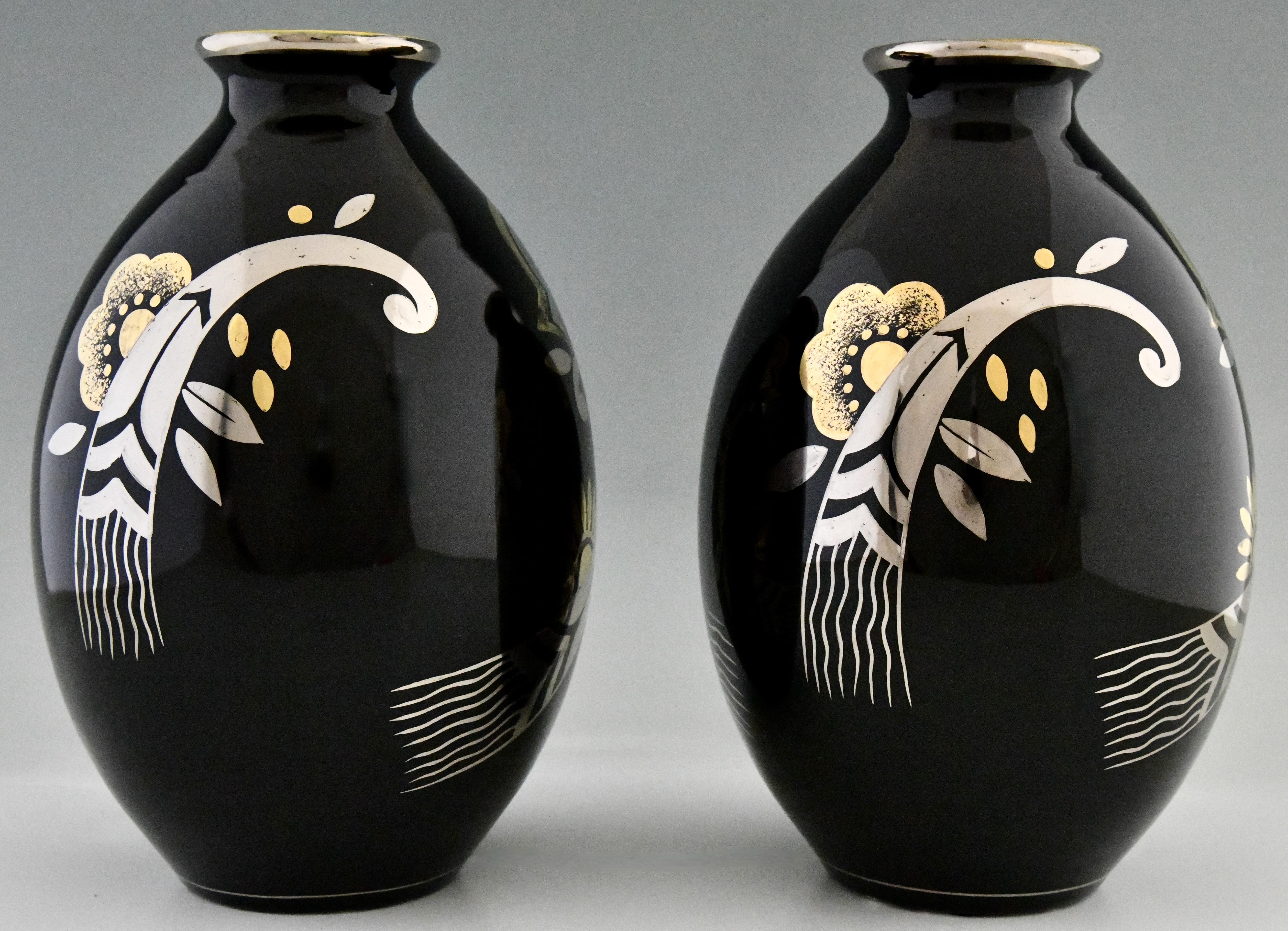 Pair of Art Deco vases with flowers Boch Frères La Louvière 1931 In Good Condition For Sale In Antwerp, BE