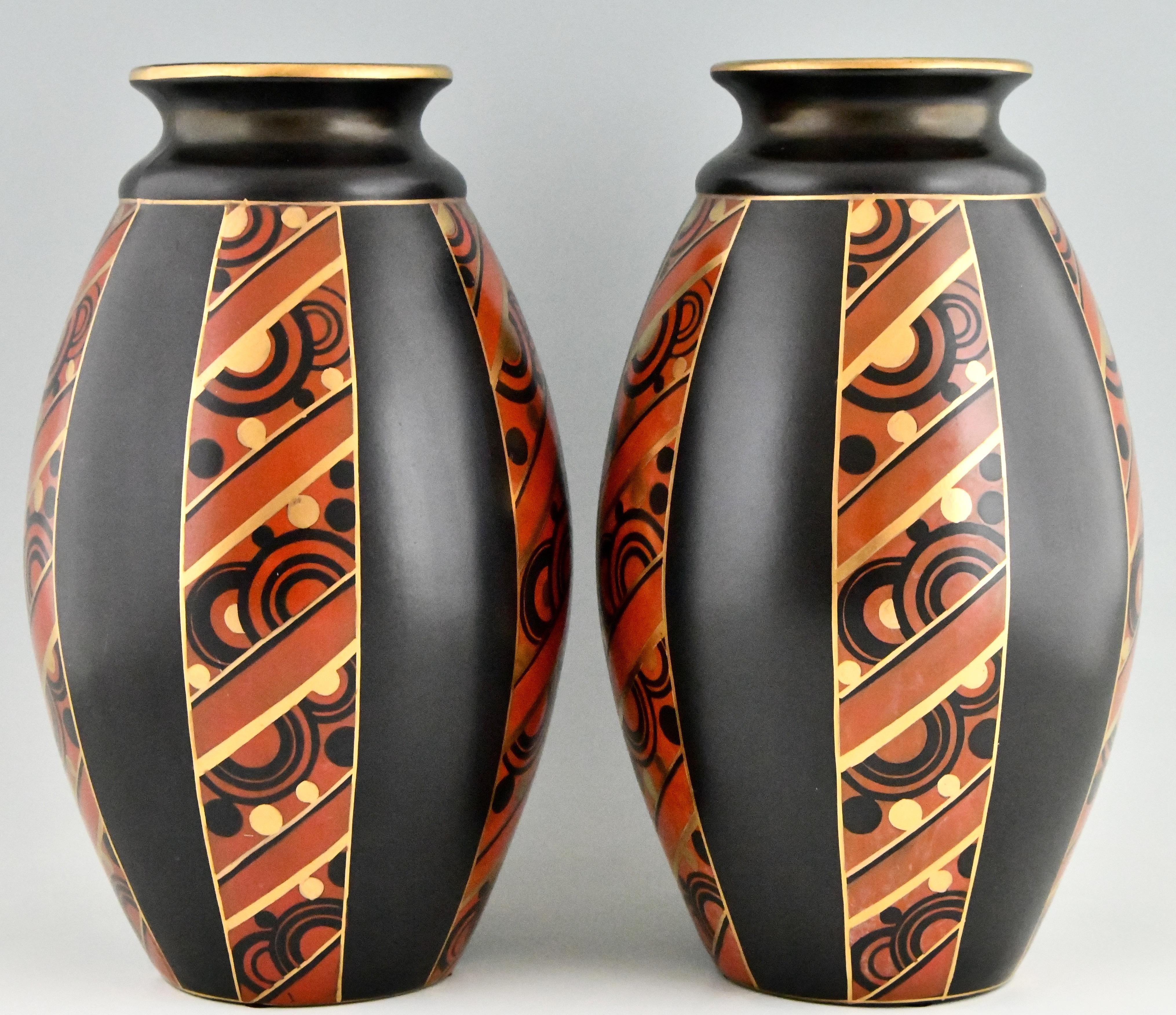Pair of Art Deco Vases with Geometric Pattern Saint Ghislain, Belgium, 1930 In Good Condition In Antwerp, BE