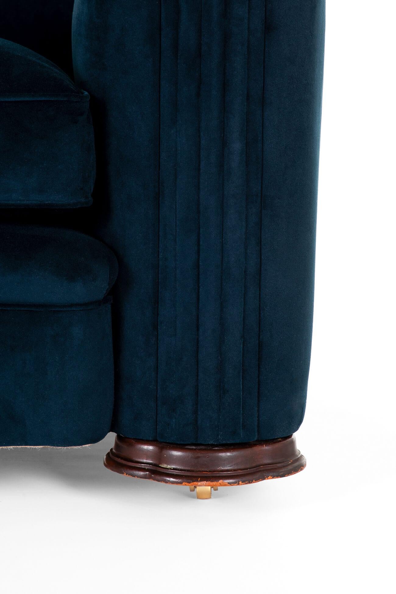 Pair of Art Deco Velvet Armchairs For Sale 2