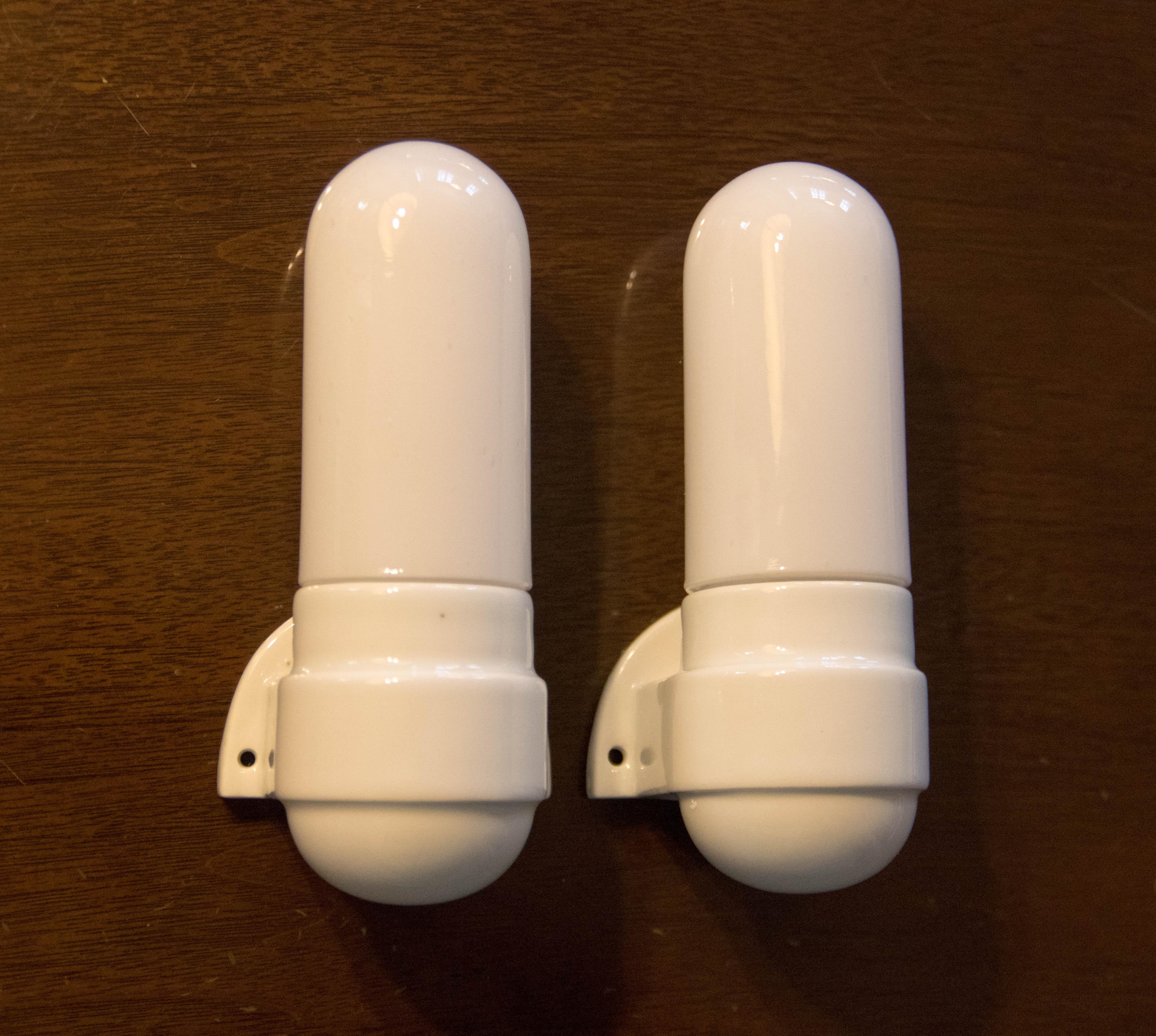 Pair of Art Deco Wall Lamps, 1930 In Excellent Condition For Sale In Praha, CZ