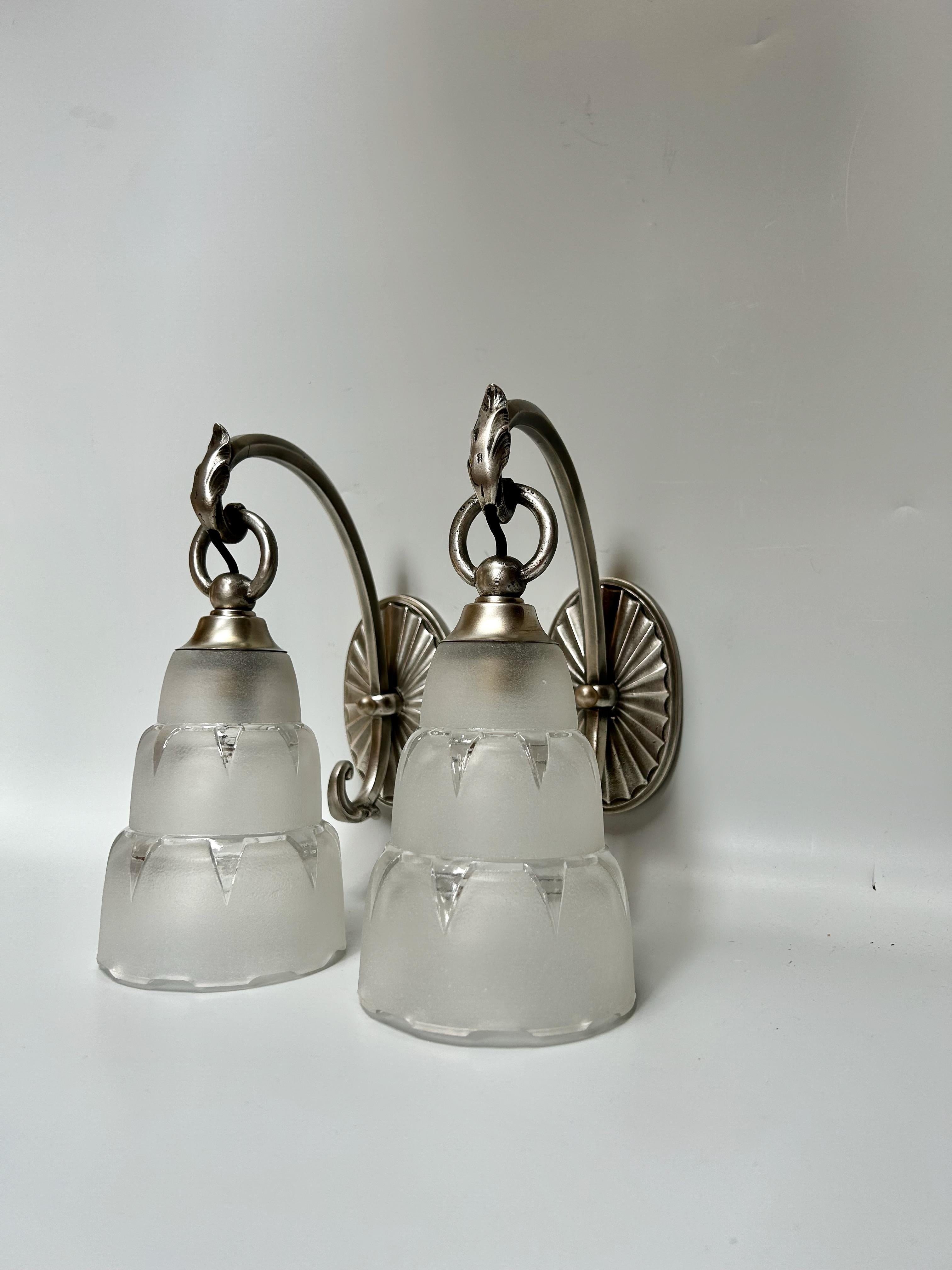 Moulé Paire d'appliques Wall&Deco circa 1940 en vente