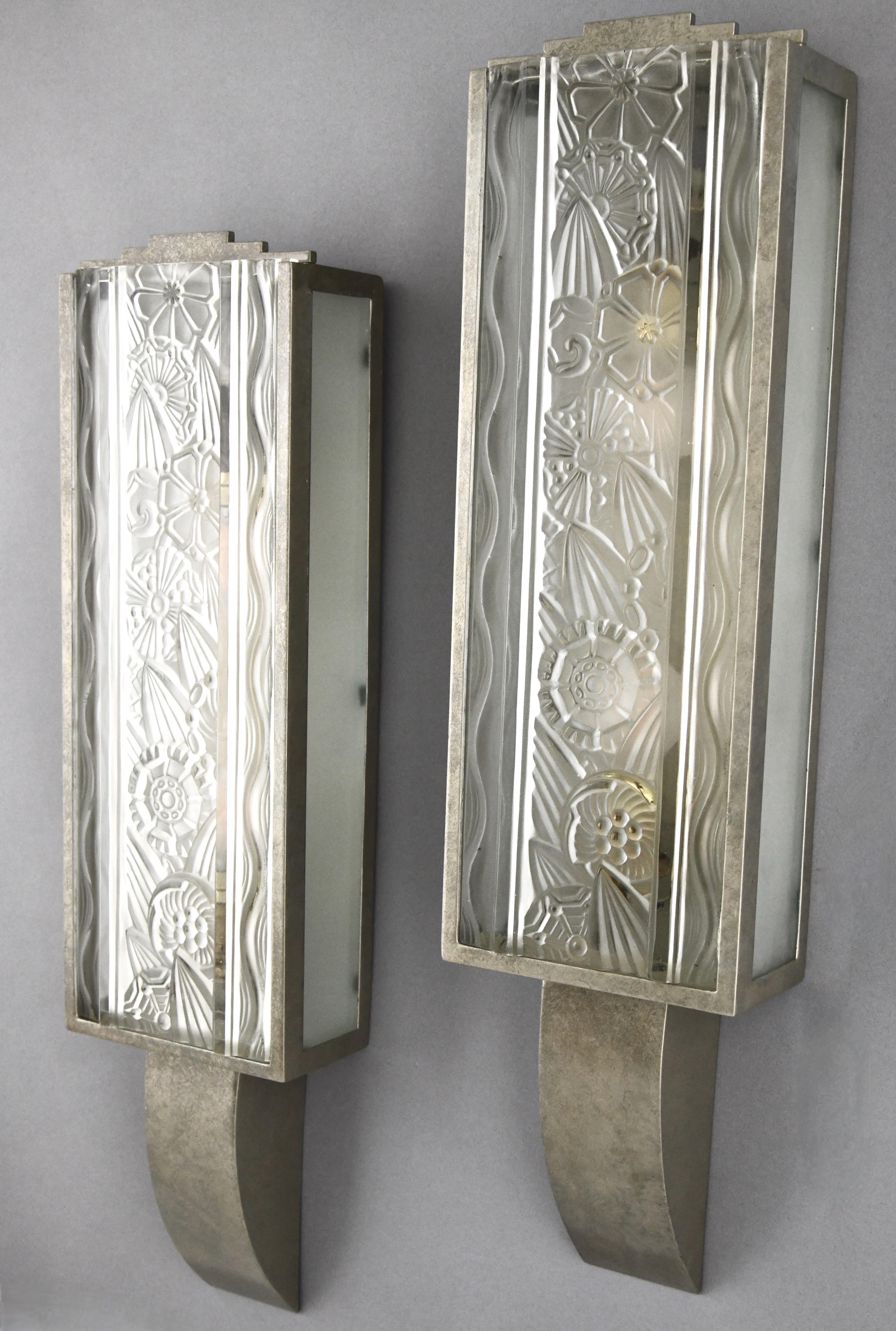Early 20th Century Pair of Art Deco wall lights or sconces signed by Hettier & Vincent 1925