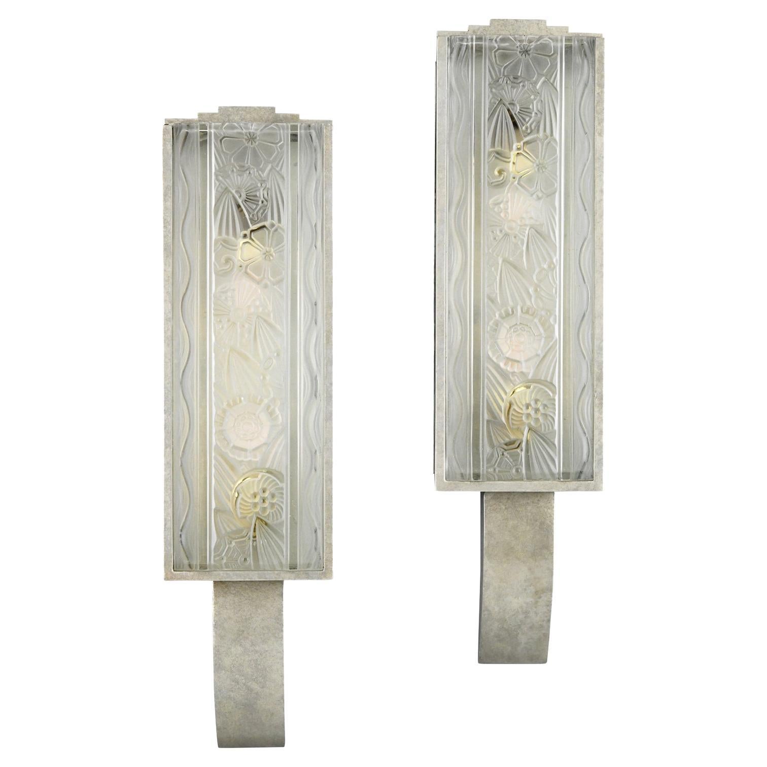 Pair of Art Deco wall lights or sconces signed by Hettier & Vincent 1925