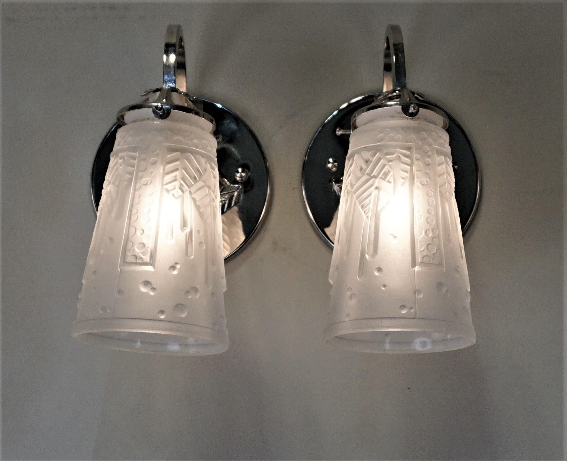 Mid-20th Century of Art Deco Wall Sconce by Muller Freres