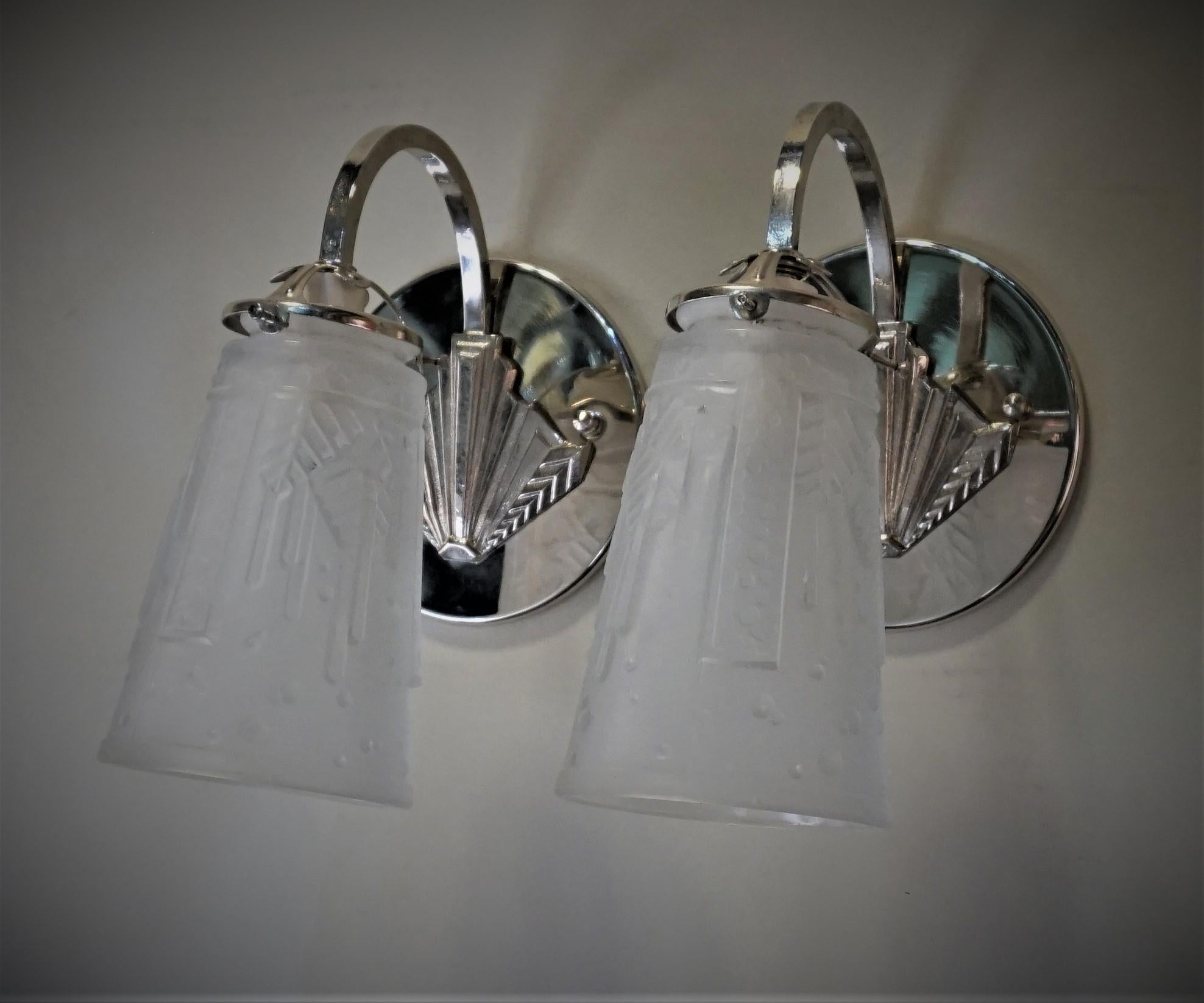 Glass of Art Deco Wall Sconce by Muller Freres