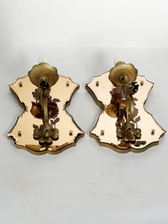 Paar Art Deco Wandleuchter aus patiniertem Goldmetall und Glas, Frankreich, 1950