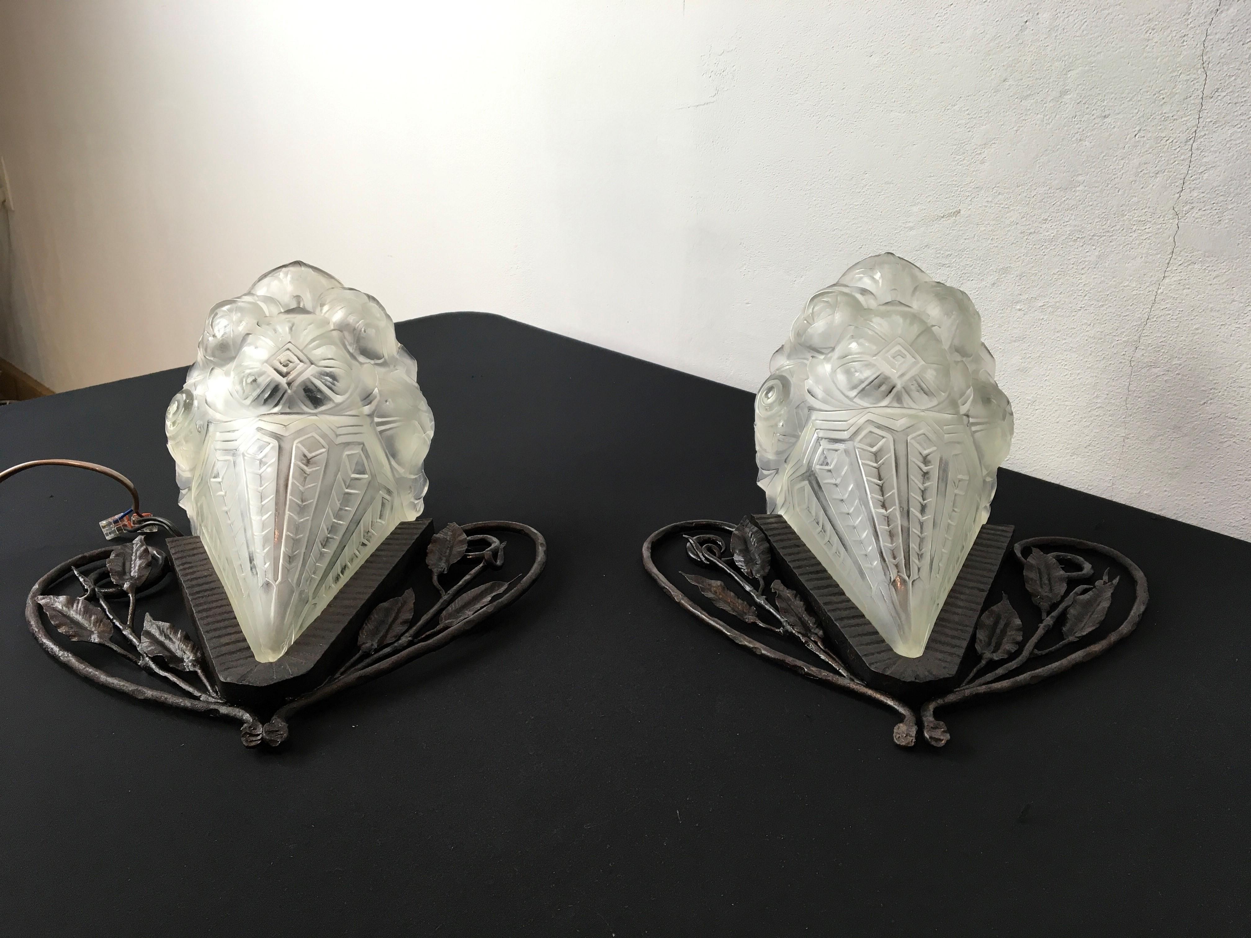 Pair of Art Deco Wall Scones with Molded Clear Frosted Glass, 2 Pair Available In Good Condition In Antwerp, BE