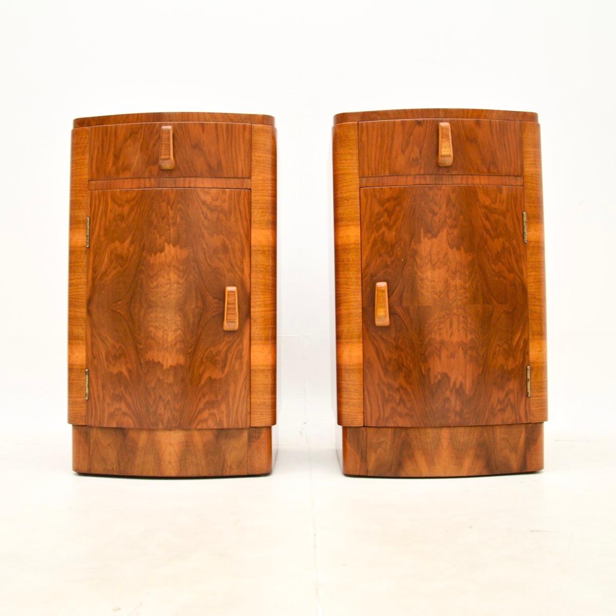 Pair of Art Deco Walnut Bedside Cabinets In Good Condition For Sale In London, GB