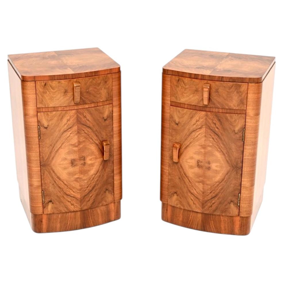 Paire de tables de chevet Art Déco en noyer