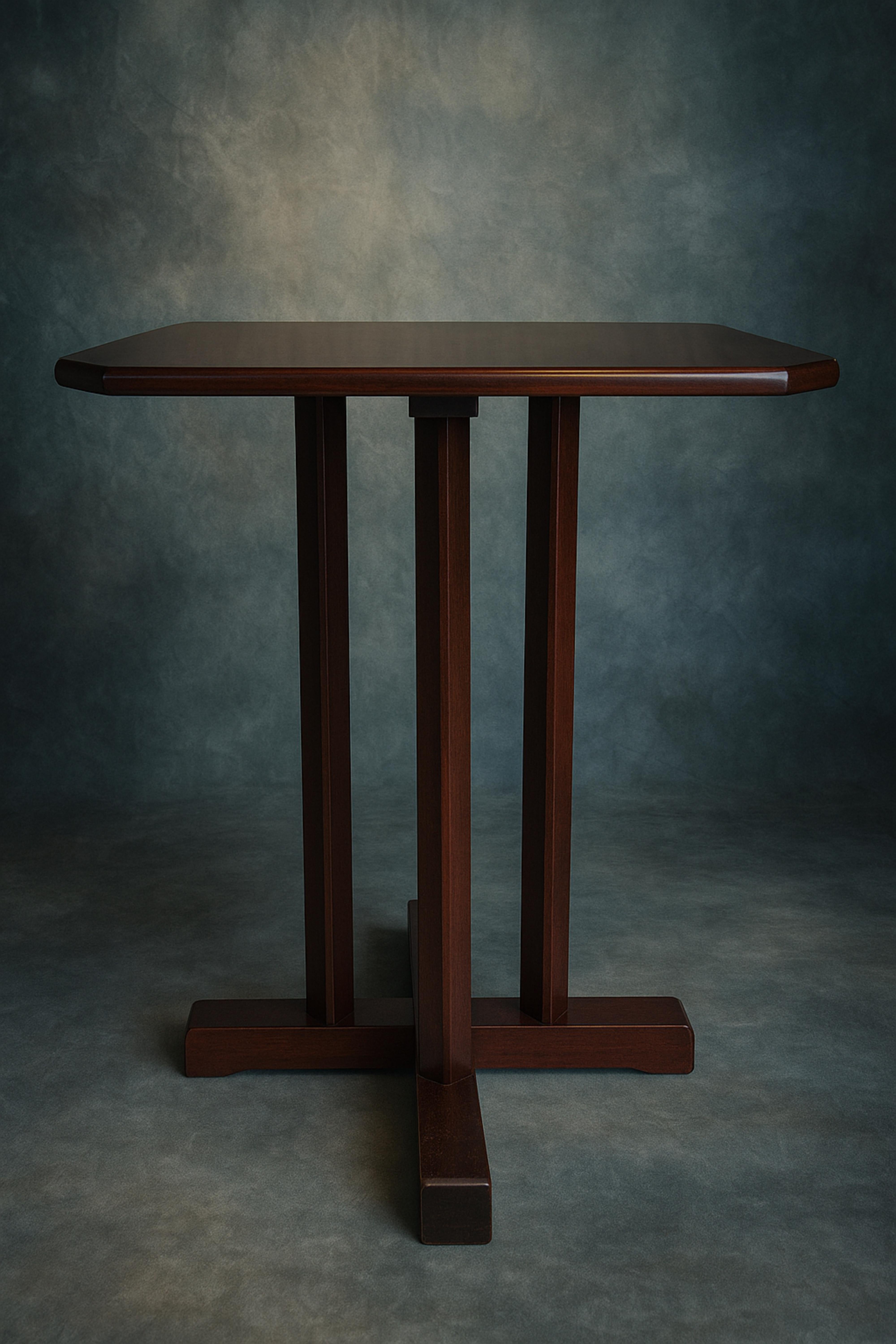 Zwei Bistro-Couchtische aus Nussbaum im Art-Déco-Stil, 20. Jahrhundert im Angebot 1