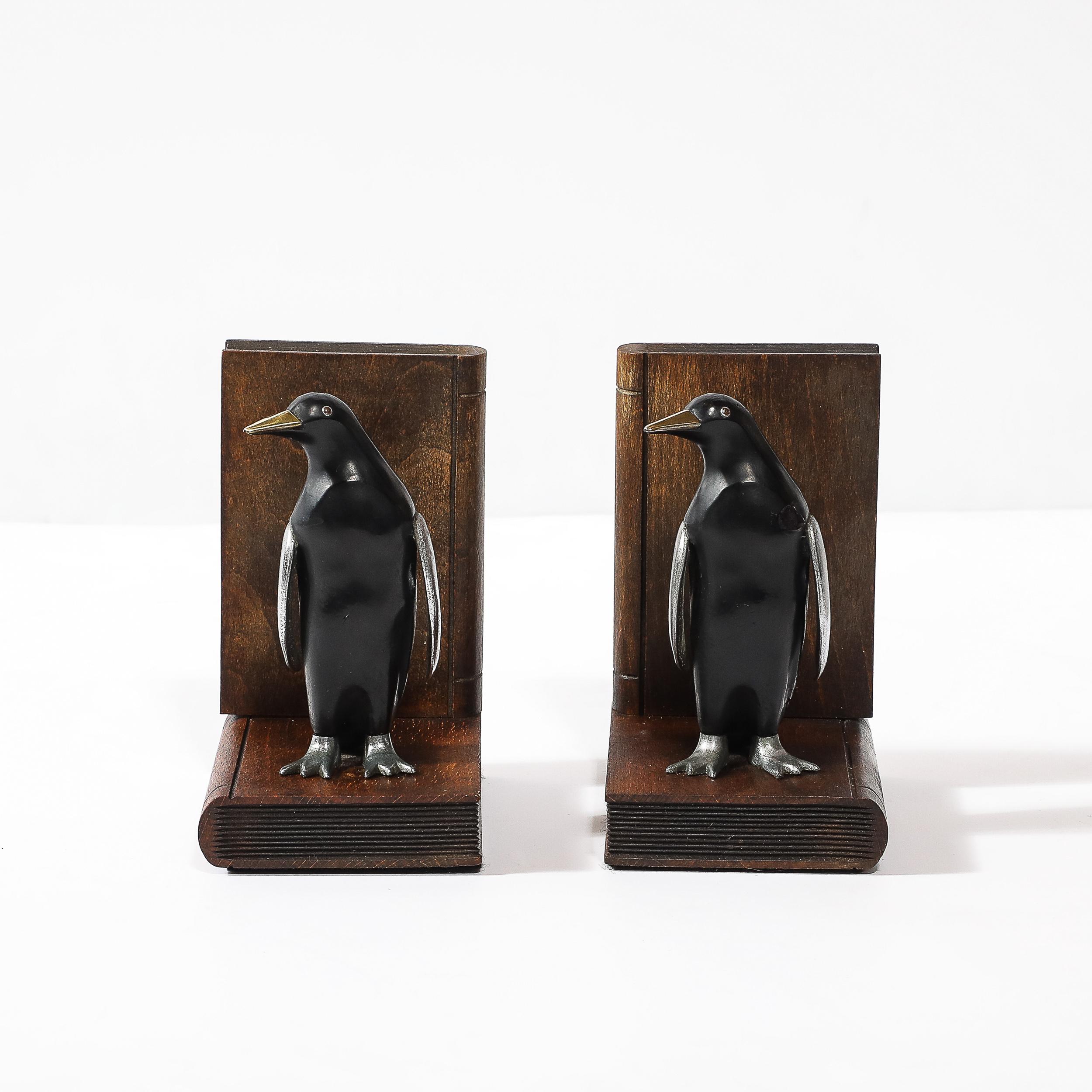 Pair of Art Deco Walnut, Black Enamel & Brass Sculptural Penguin Bookends In Excellent Condition For Sale In New York, NY