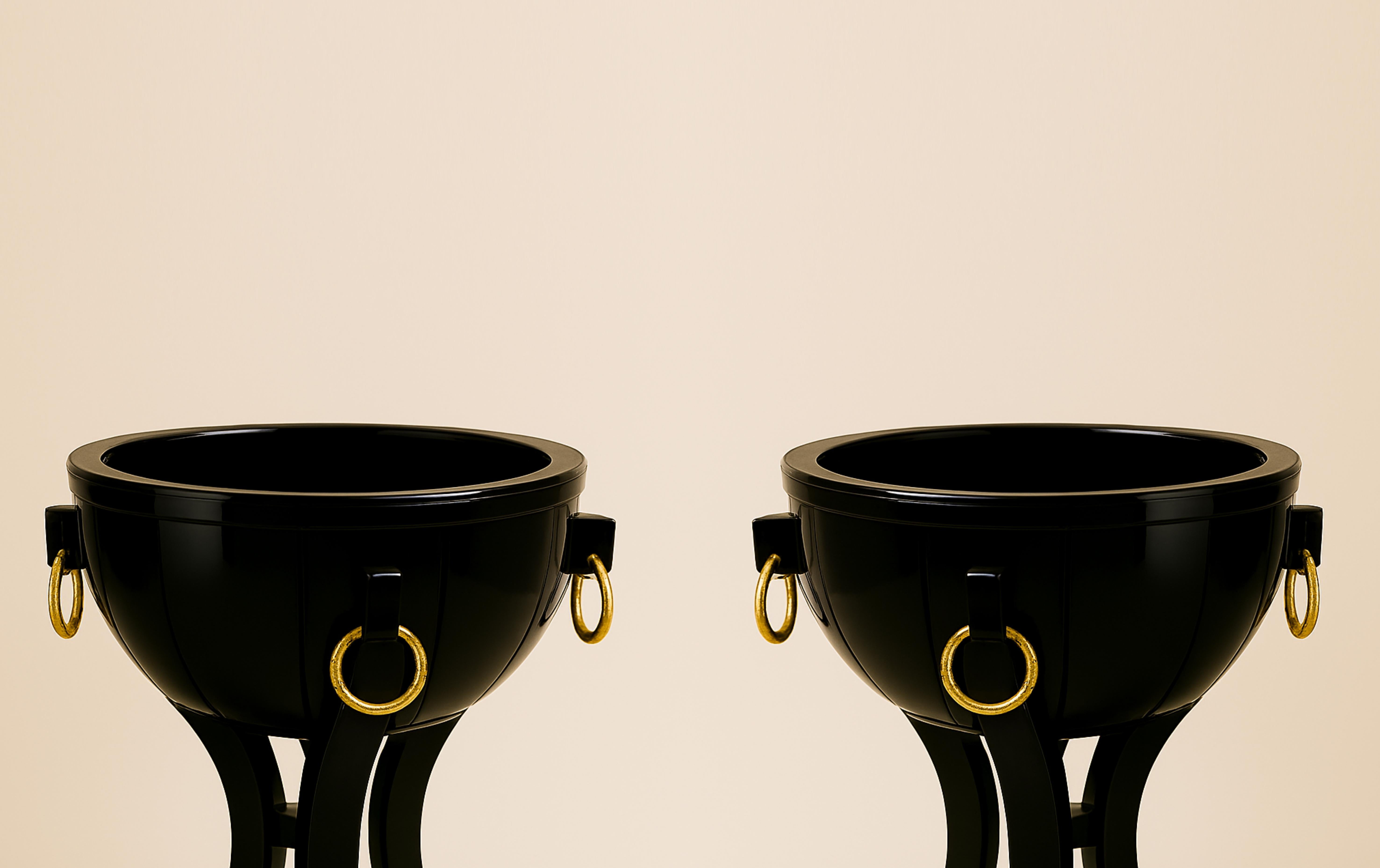 Pair Of Art Deco Walnut Black Lacquer Art Deco Vase, 20th Century For Sale 2