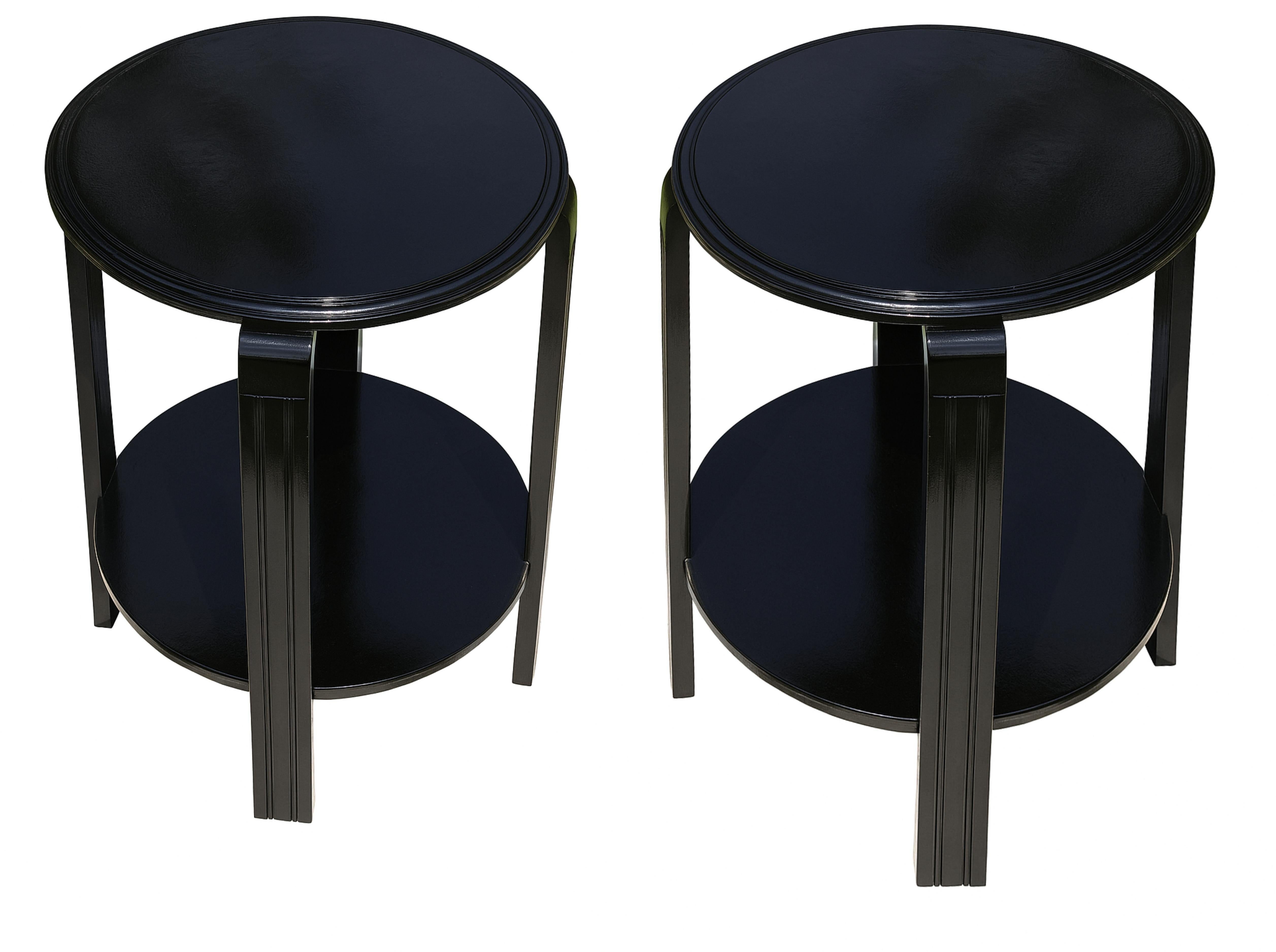 Pair Of Art Deco Walnut Black Lacquer Side Table, 20th Century For Sale 6