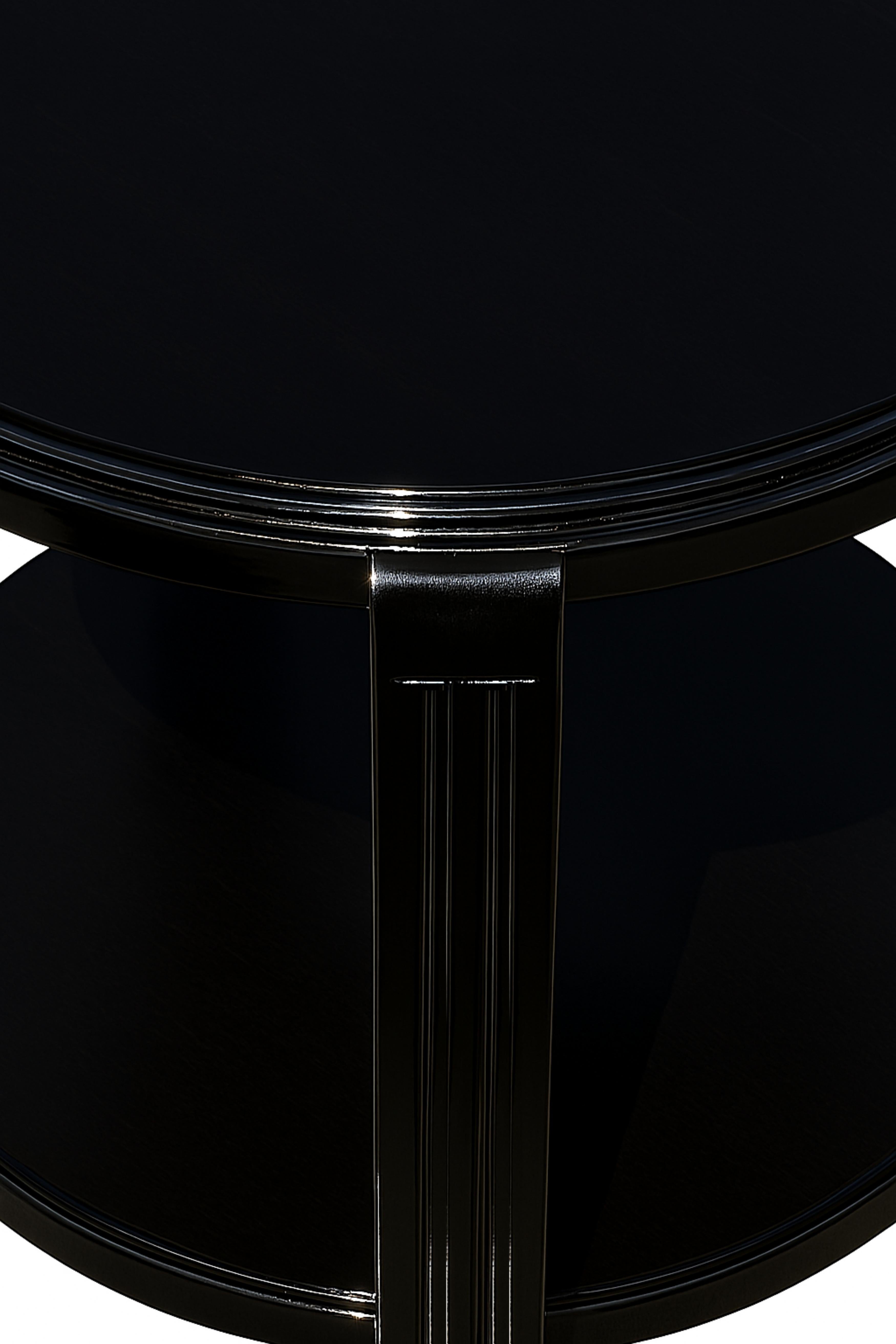 Pair Of Art Deco Walnut Black Lacquer Side Table, 20th Century For Sale 1