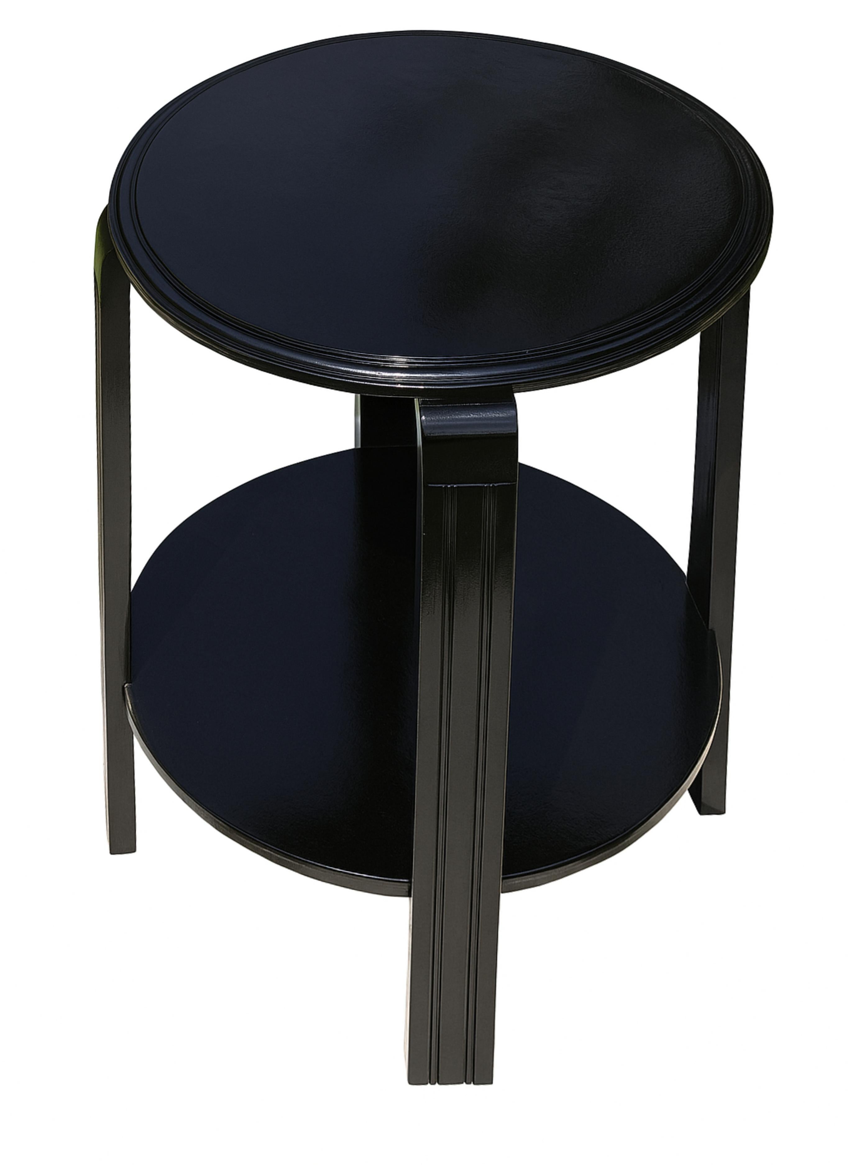 Pair Of Art Deco Walnut Black Lacquer Side Table, 20th Century For Sale 5
