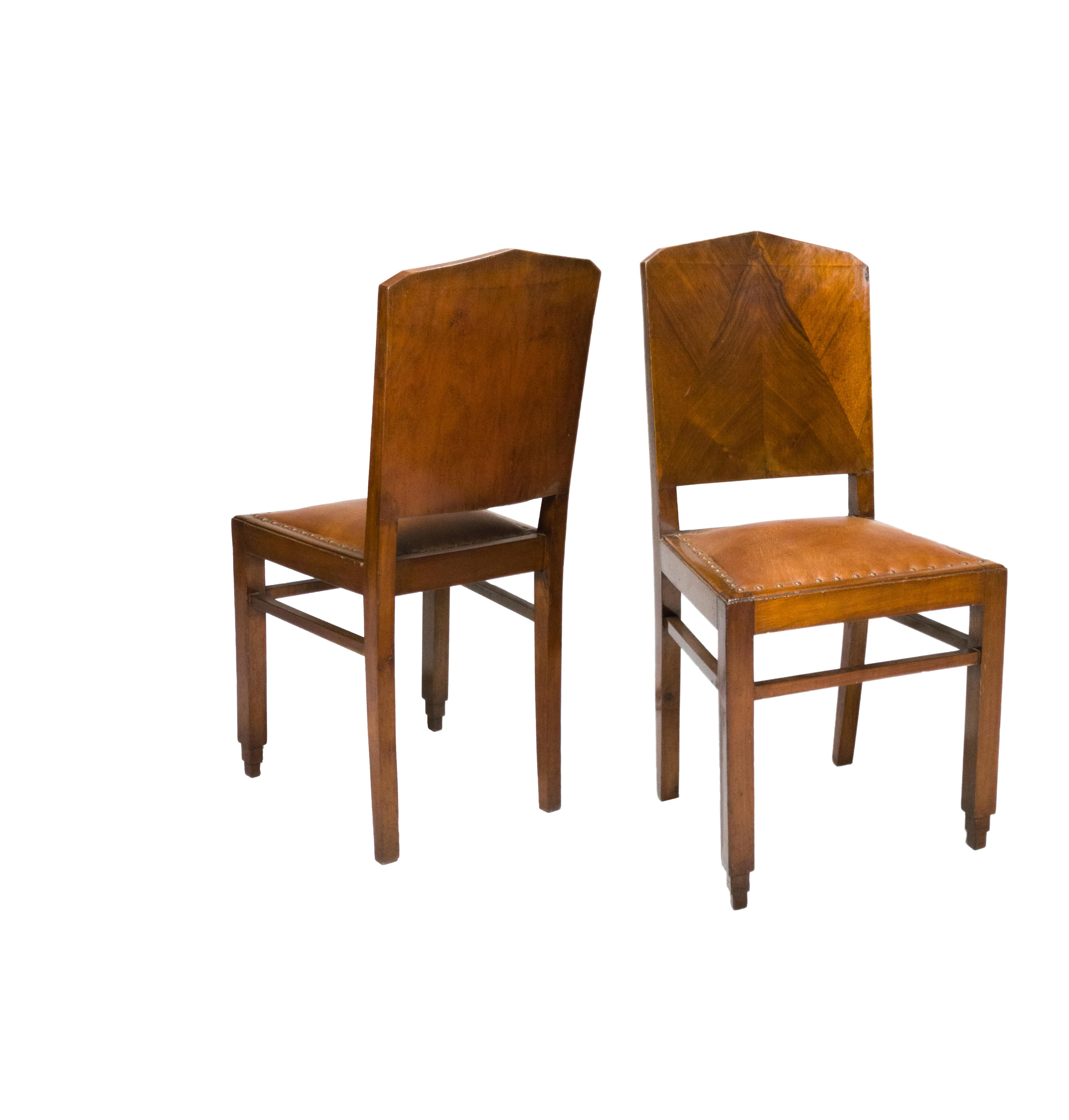 Pareja de sillas Art Decó de nogal, 1939-1949, Siglo XX Portugués en venta