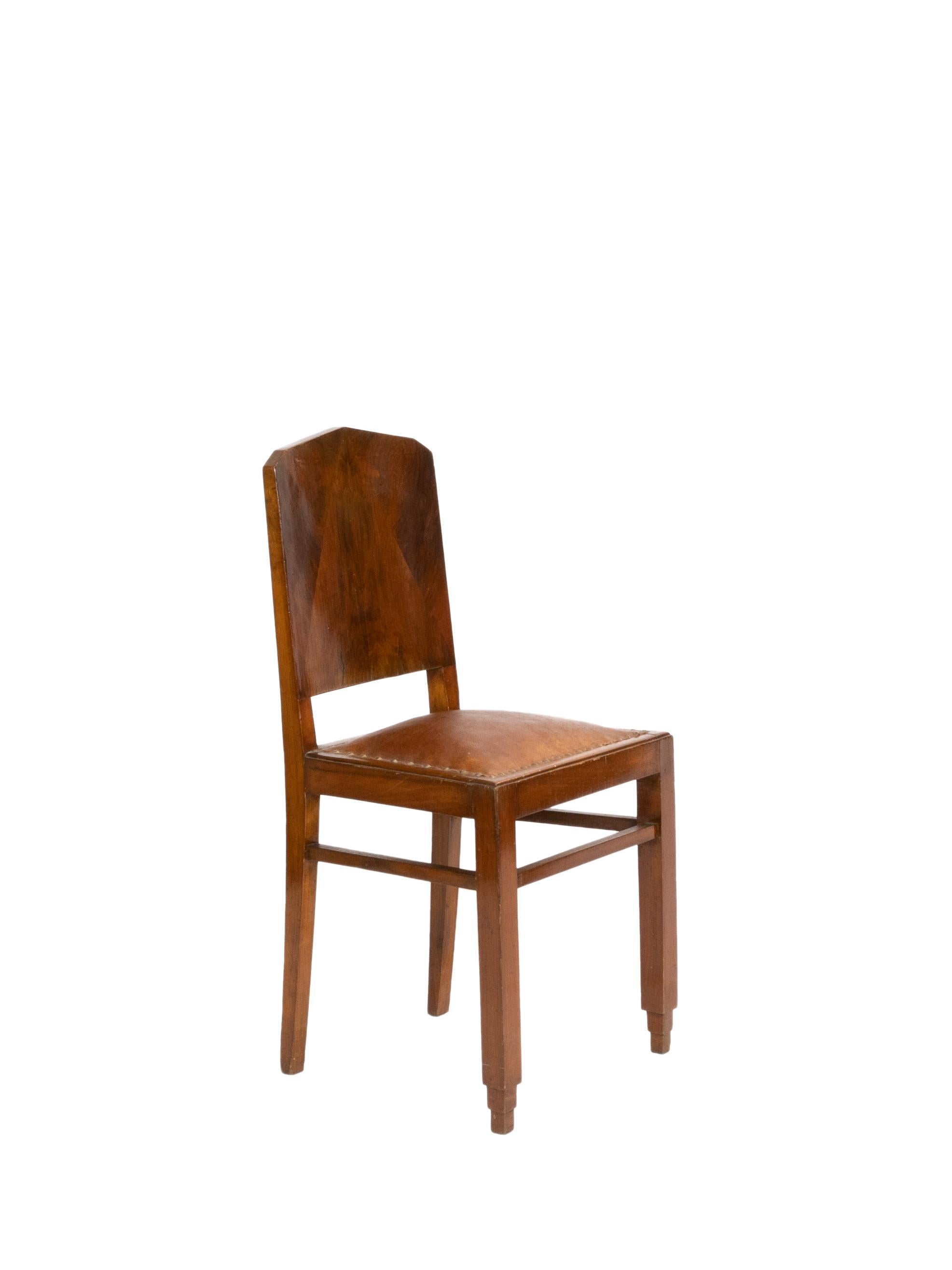 Pareja de sillas Art Decó de nogal, 1939-1949, Siglo XX en venta 1