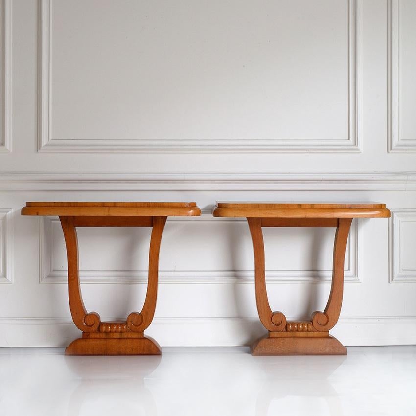 20th Century Pair of Art Deco Walnut Console Tables For Sale