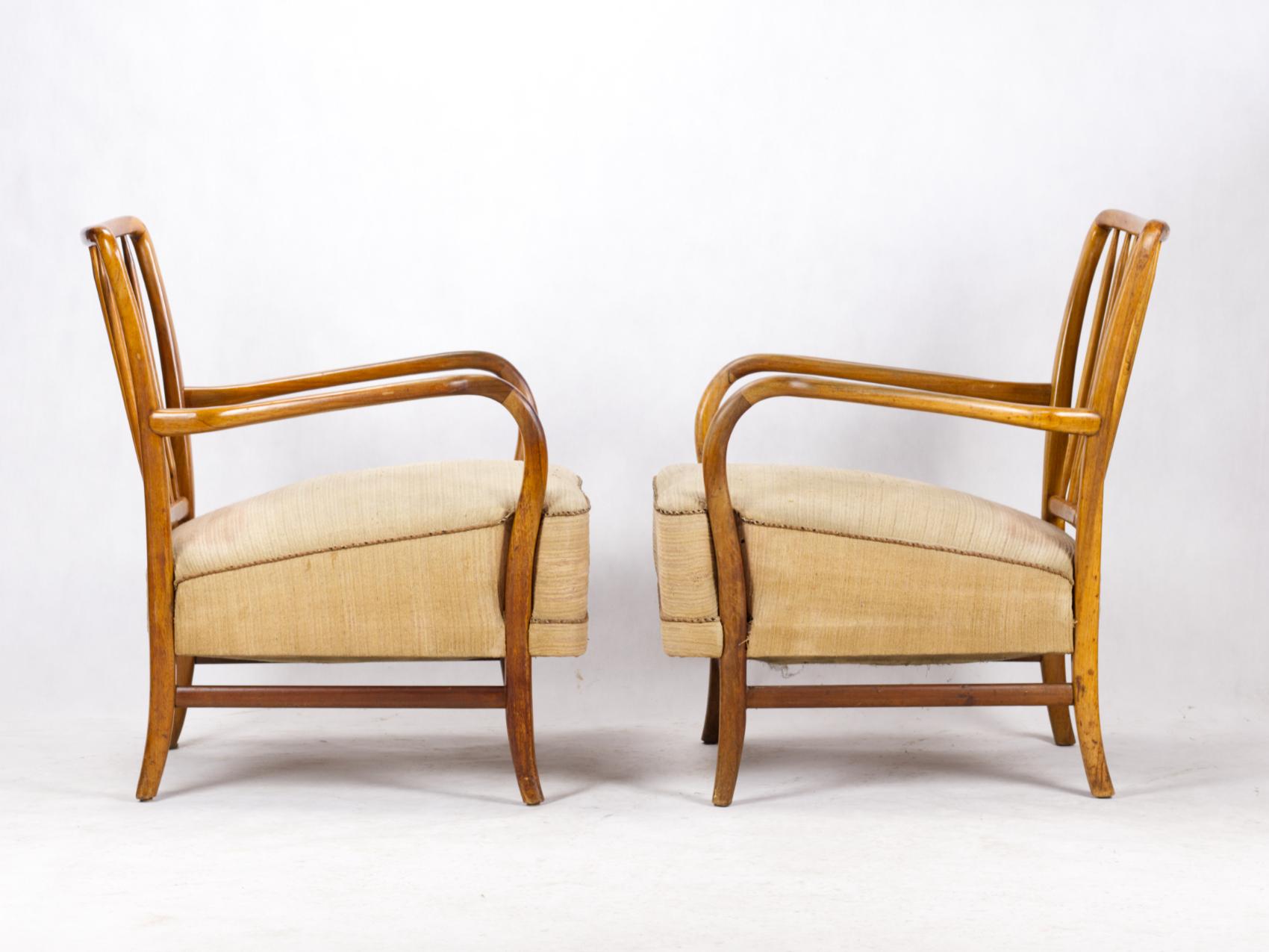 Hungarian Pair of Art Deco Walnut Lounge Chairs by Kaesz Gyula, Hungary, 1930s