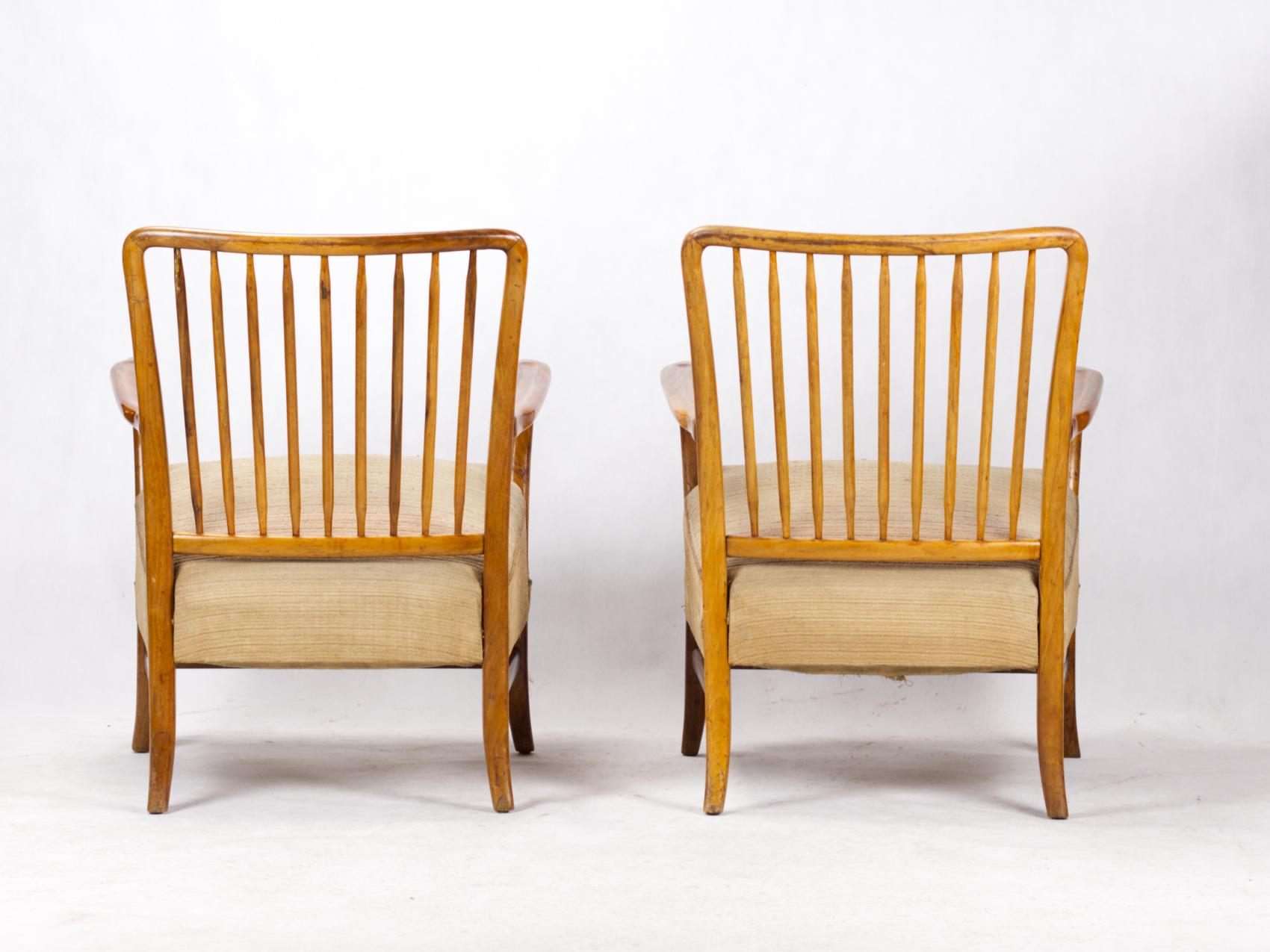 Mid-20th Century Pair of Art Deco Walnut Lounge Chairs by Kaesz Gyula, Hungary, 1930s