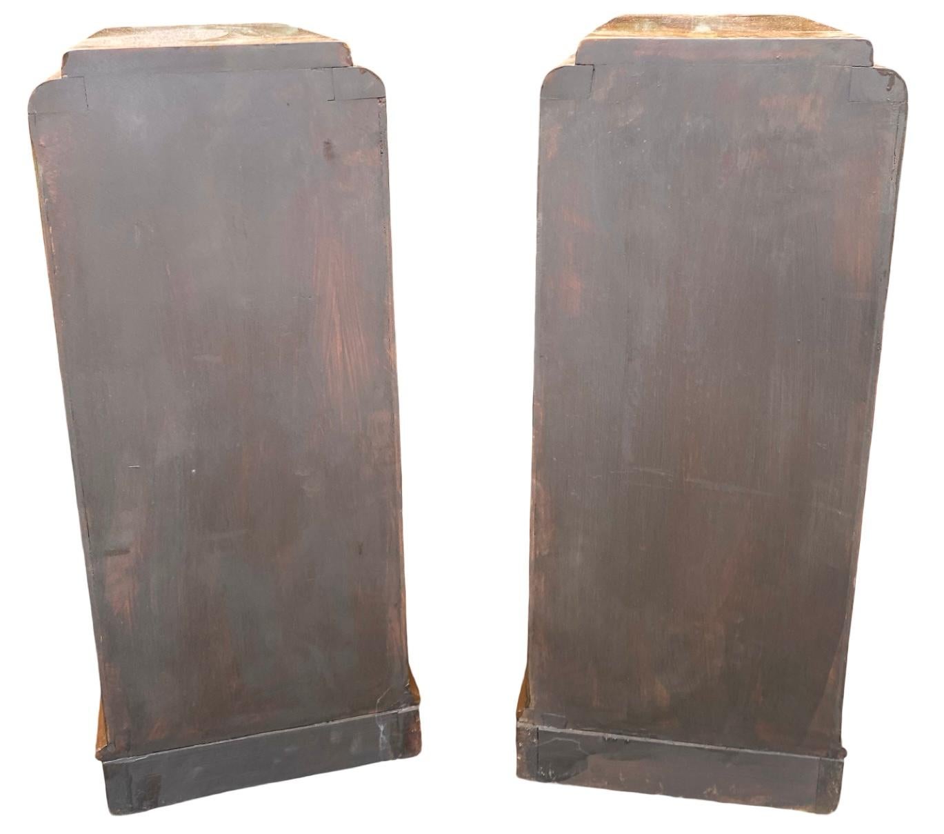 Paire de tables de nuit Art Déco en noyer en vente 3