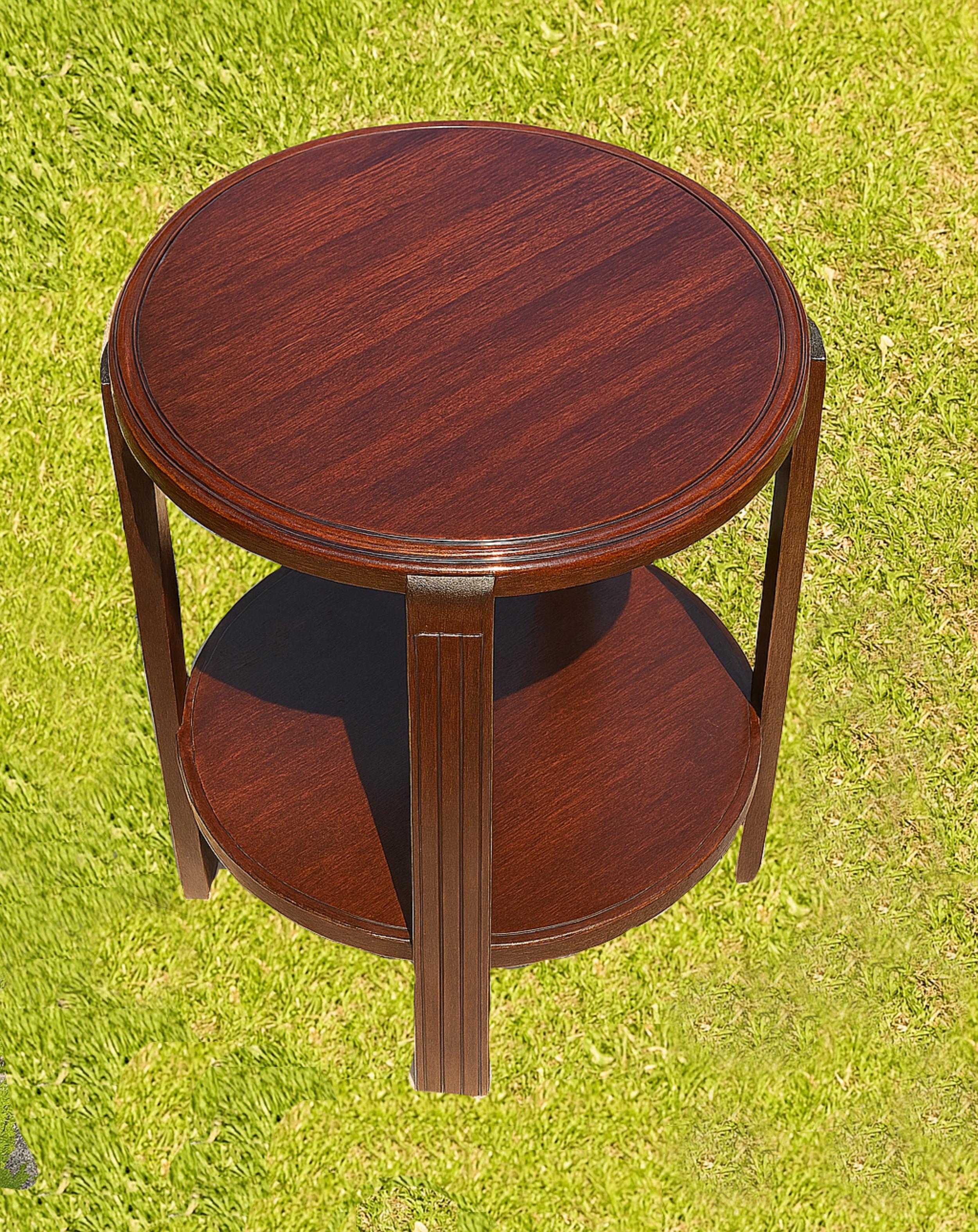 Pair Of Art Deco Walnut Side Table, 20th Century In Good Condition For Sale In Lisbon, PT