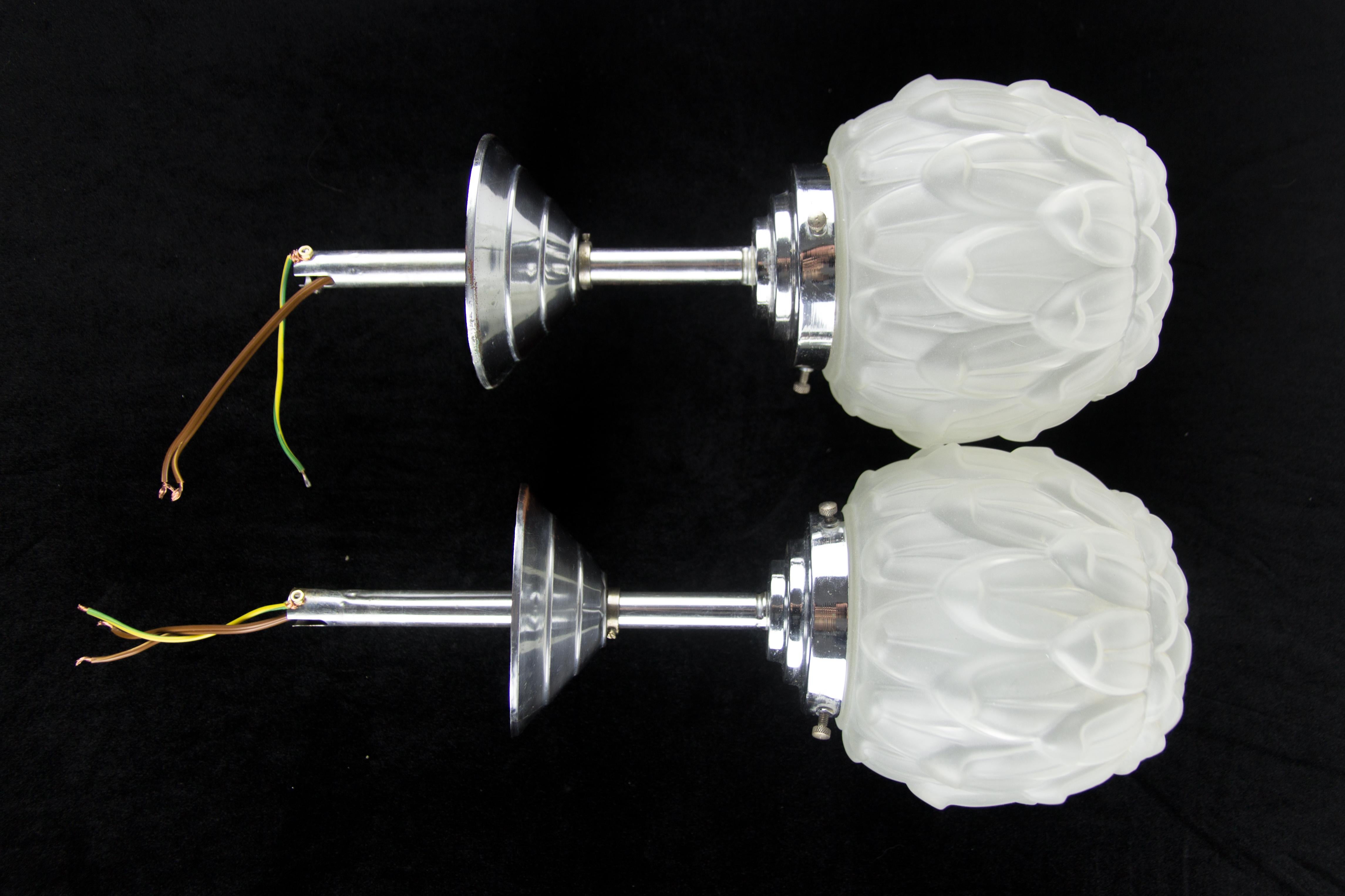 Pair of Art Deco White Frosted Glass and Chrome Pendant Ceiling Lights, 1930s In Good Condition In Barntrup, DE