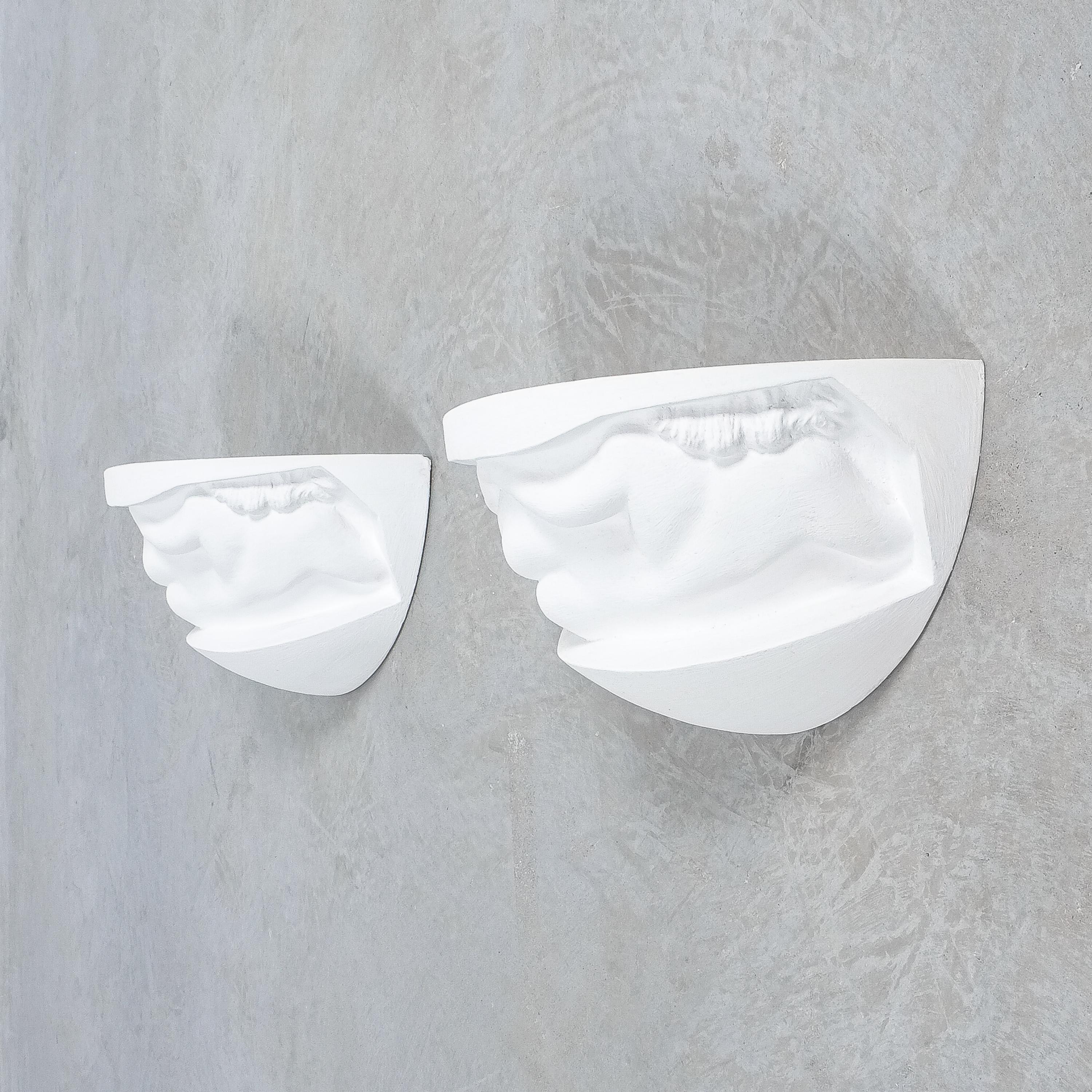 Mid-20th Century Pair of Art Deco White Plaster Sconces Wall Lamps Nudes, France, circa 1935 For Sale
