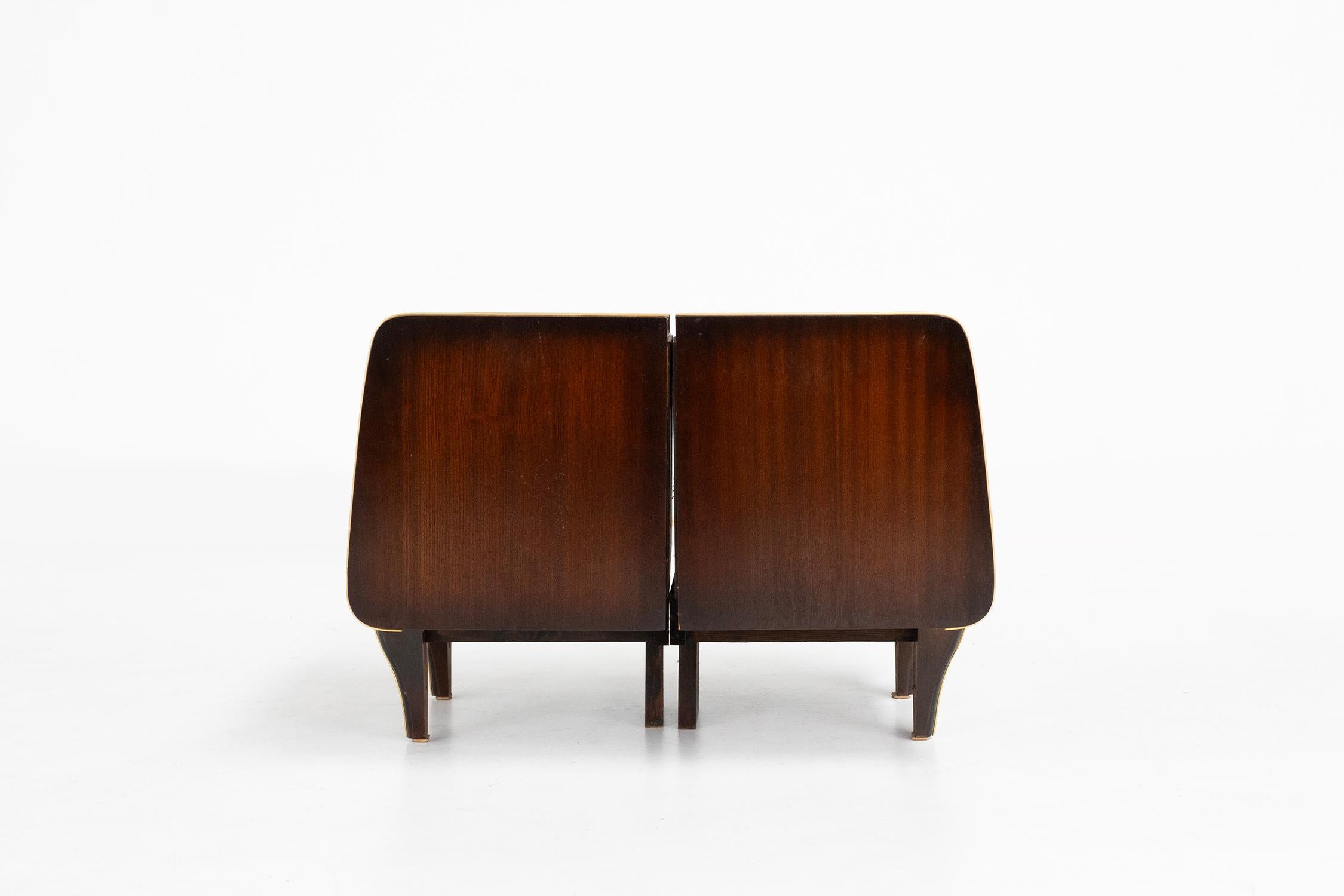 Pair of Art Deco wooden nightstands in wood, Belgium ca. 1940 In Good Condition In Meulebeke, BE