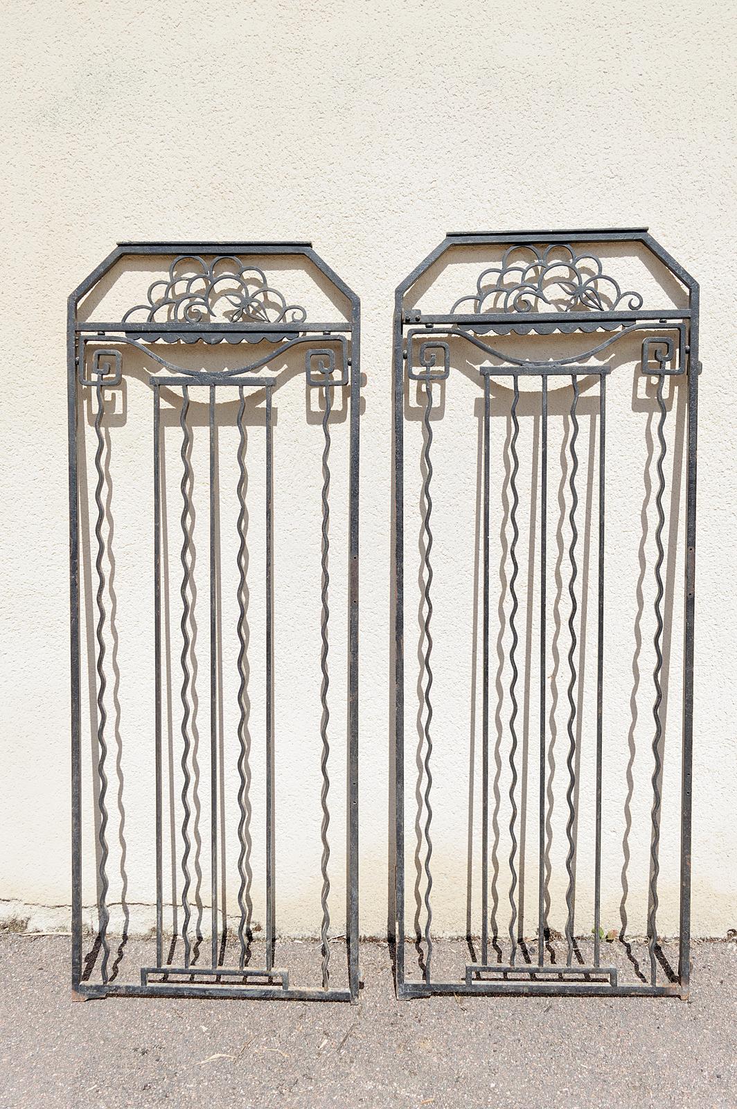 Pair of Art Deco wrought iron doors, circa 1925 7