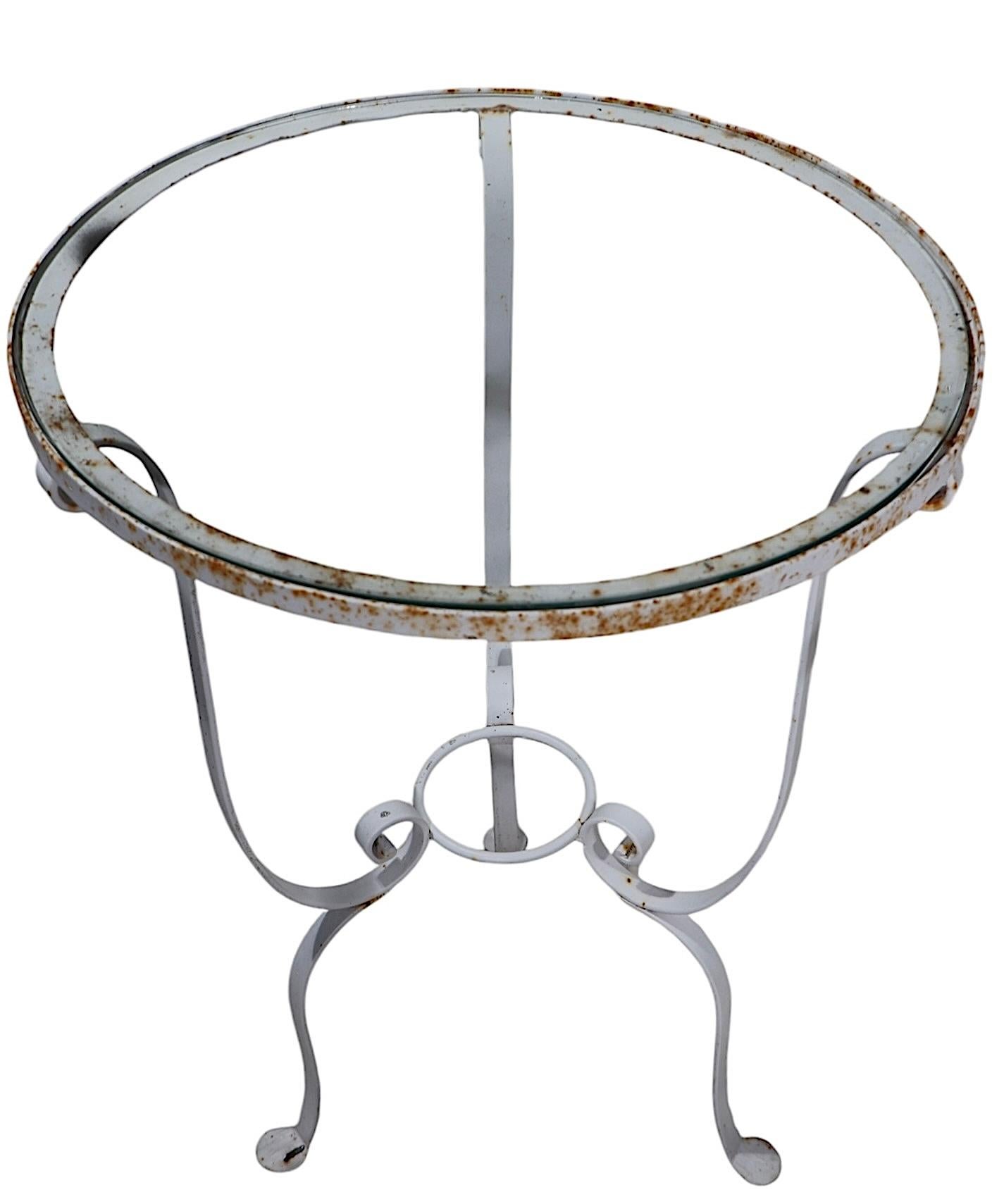 Paar schmiedeeiserne Art-Déco-Beistelltische mit Glasplatte, Salterini zugeschrieben, ca. 1930er Jahre im Angebot 10
