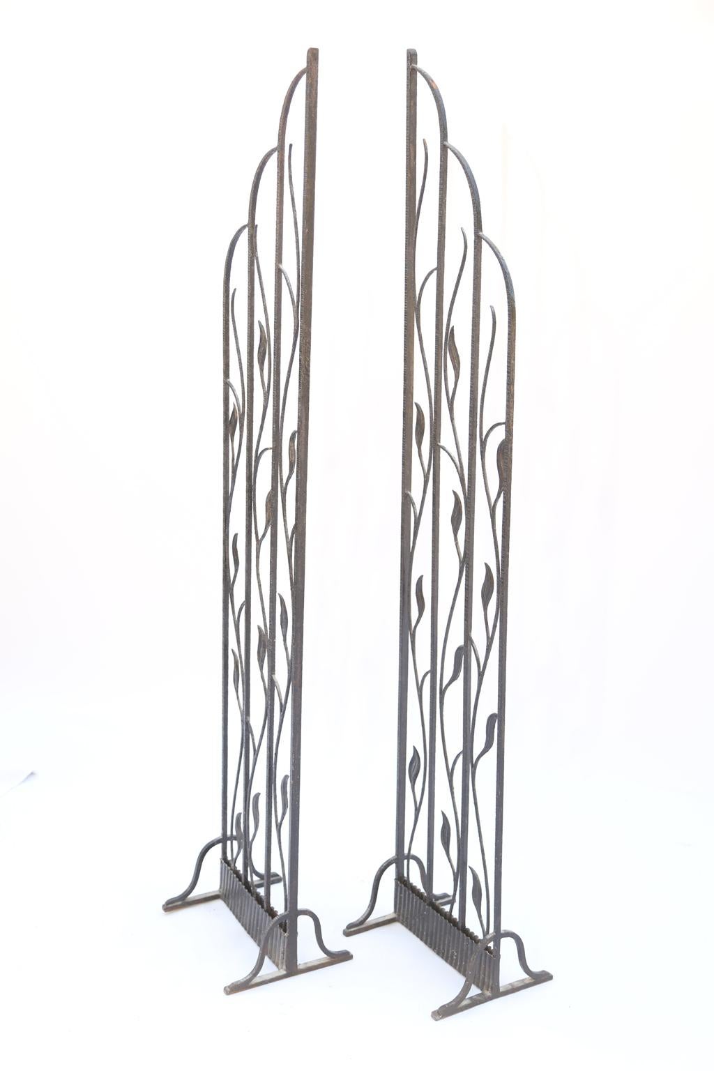 Pair of Art Deco Wrought Iron Room Dividers In Good Condition For Sale In West Palm Beach, FL