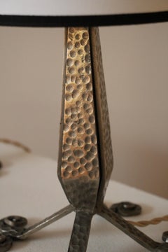 Ein Paar Art-Déco-Tischlampen aus Schmiedeeisen, Frankreich, 1940er Jahre